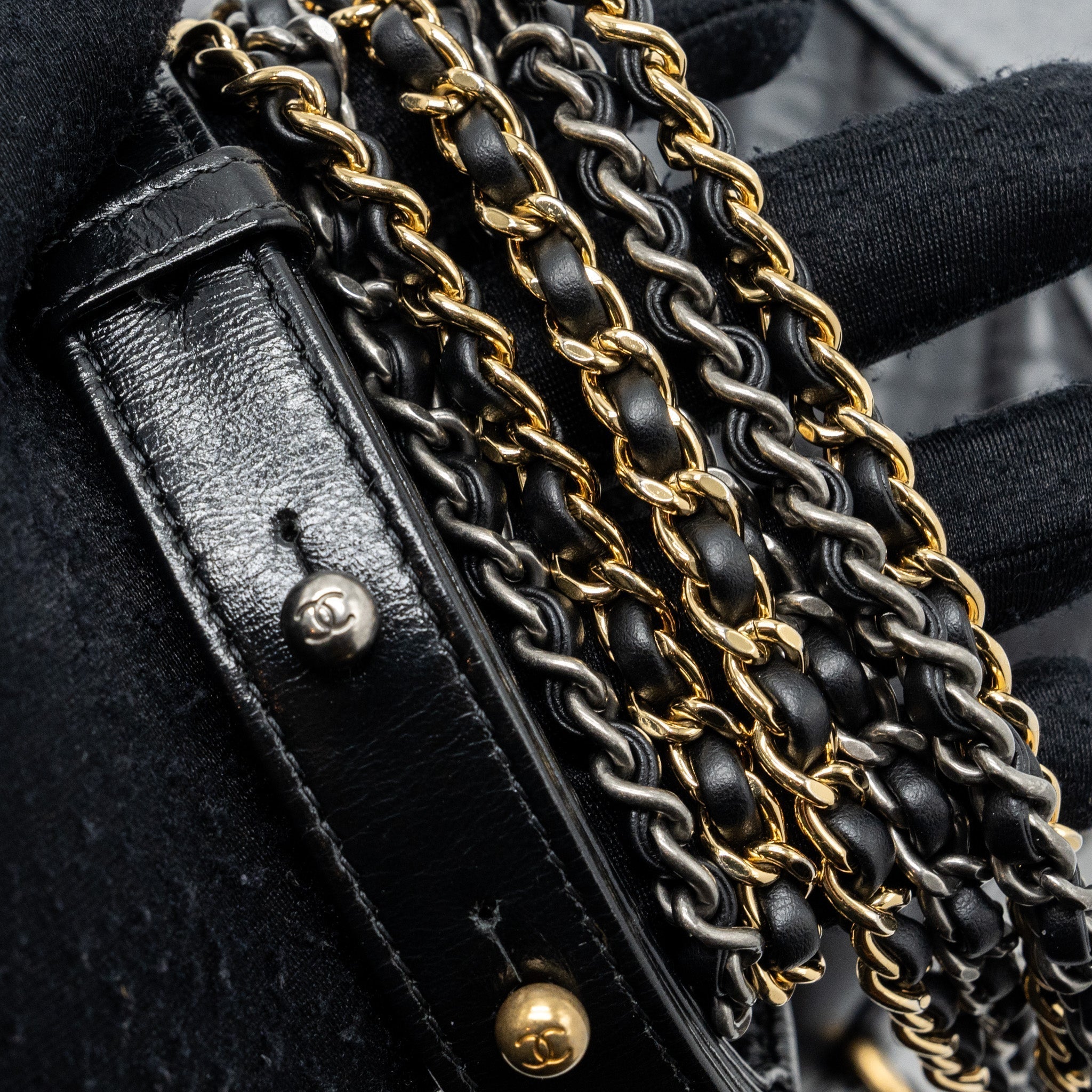 chanel-chevron-small-gabrielle-hobo-bag-calfskin-black-multicolor-hardware