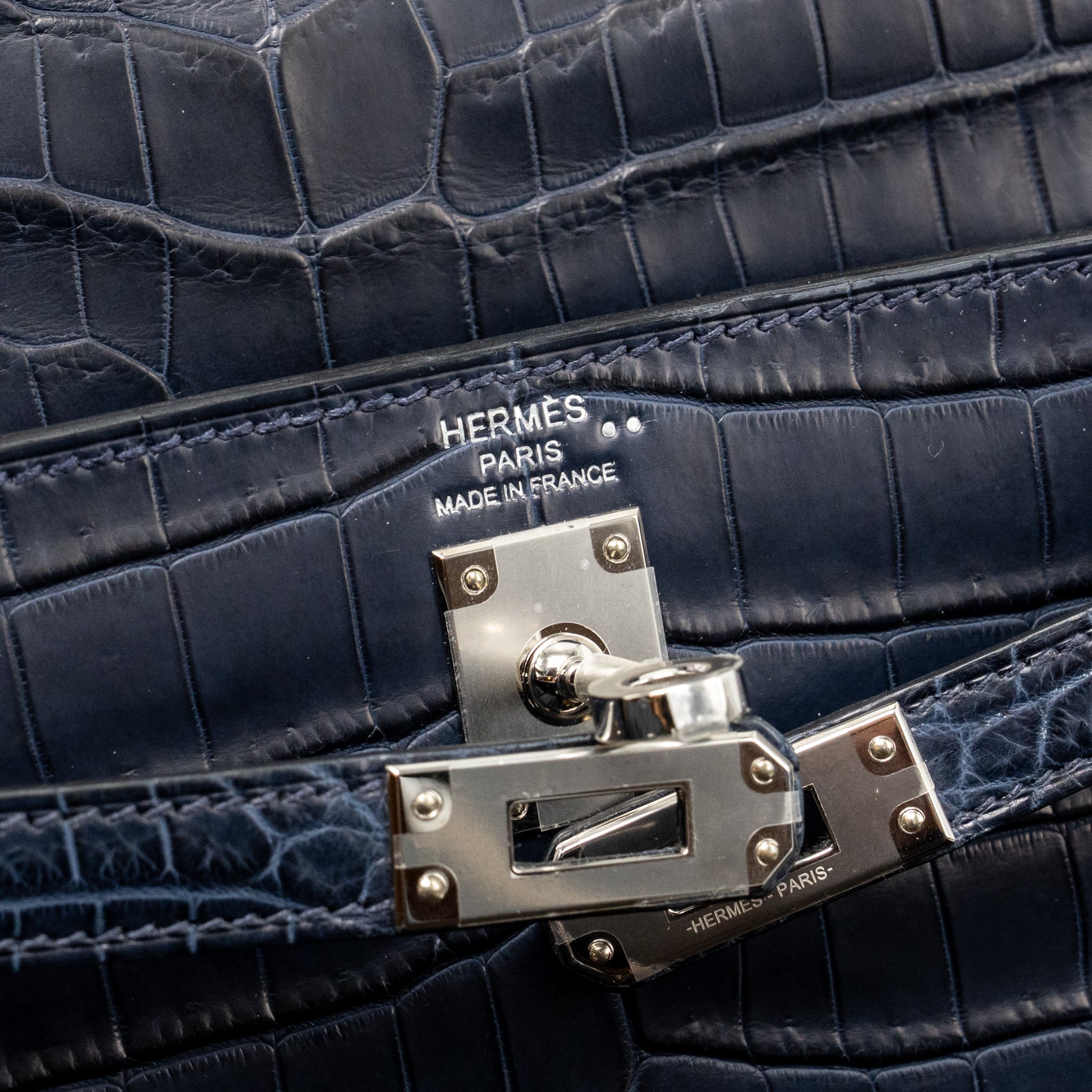 hermes-kelly-25-crocodile-niloticus-matt-blue-marine-shw-stamp-u