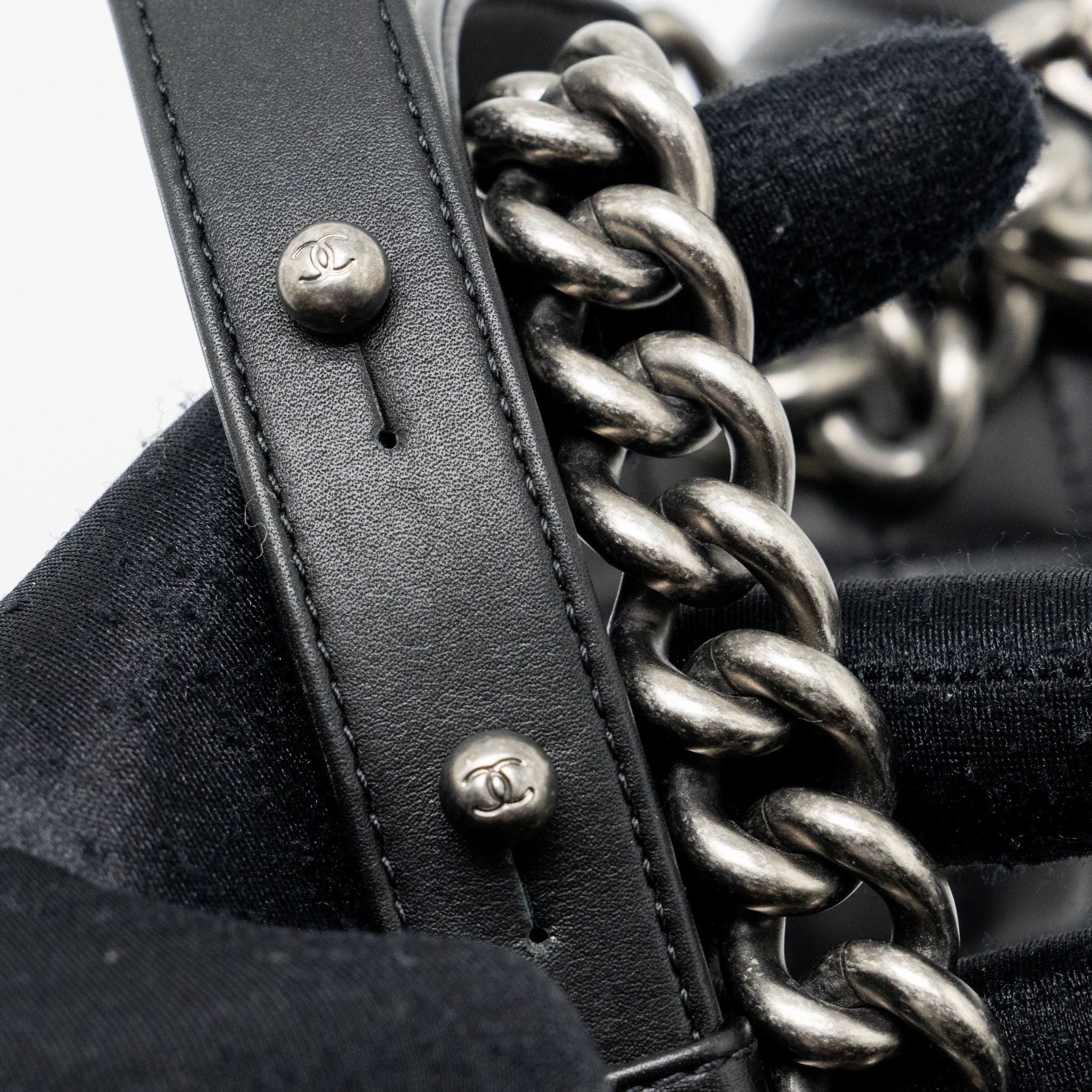 chanel-medium-boy-bag-calfskin-black-ruthenium-hardware