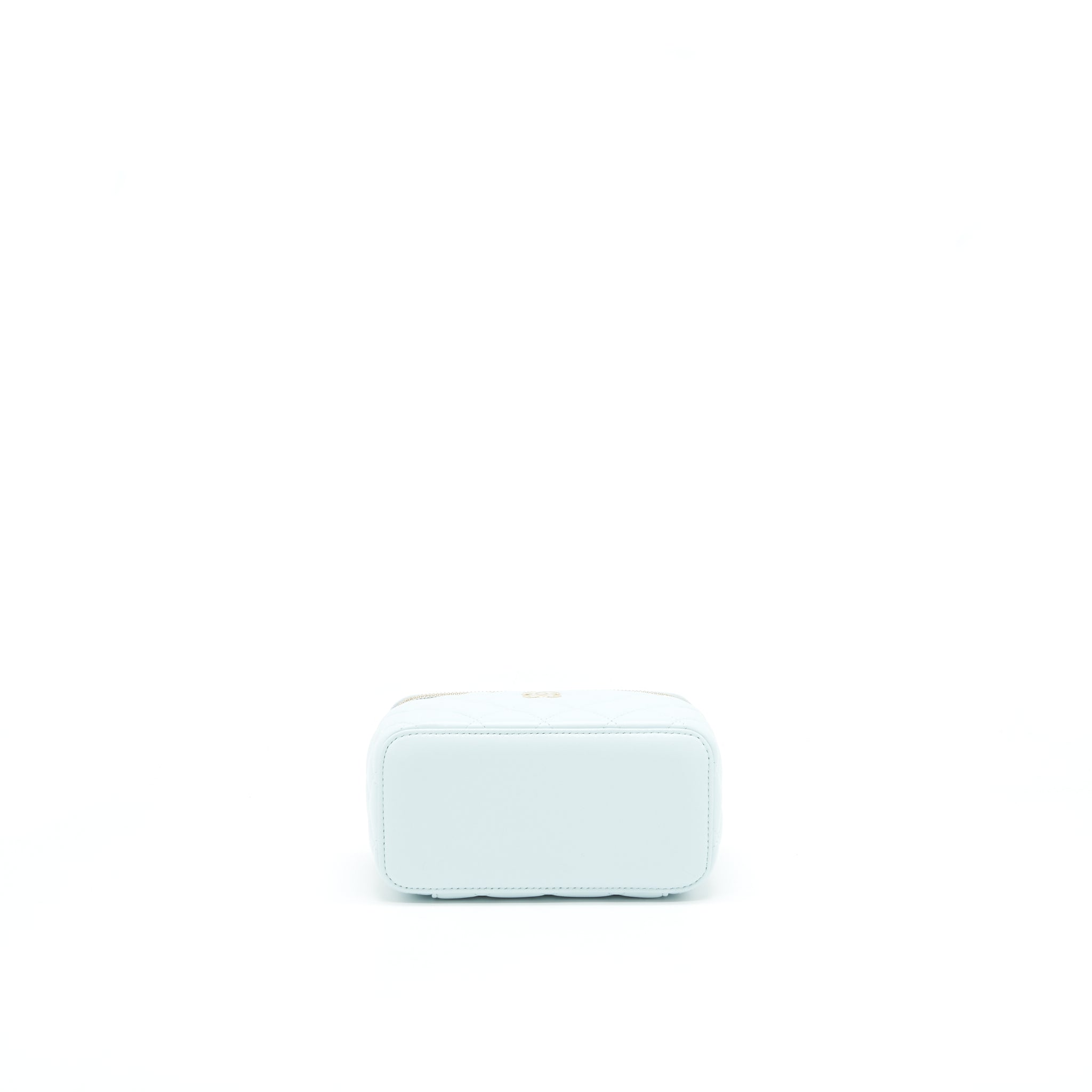 chanel-21k-rectangular-top-handle-vanity-with-chain-baby-blue-lghw-1
