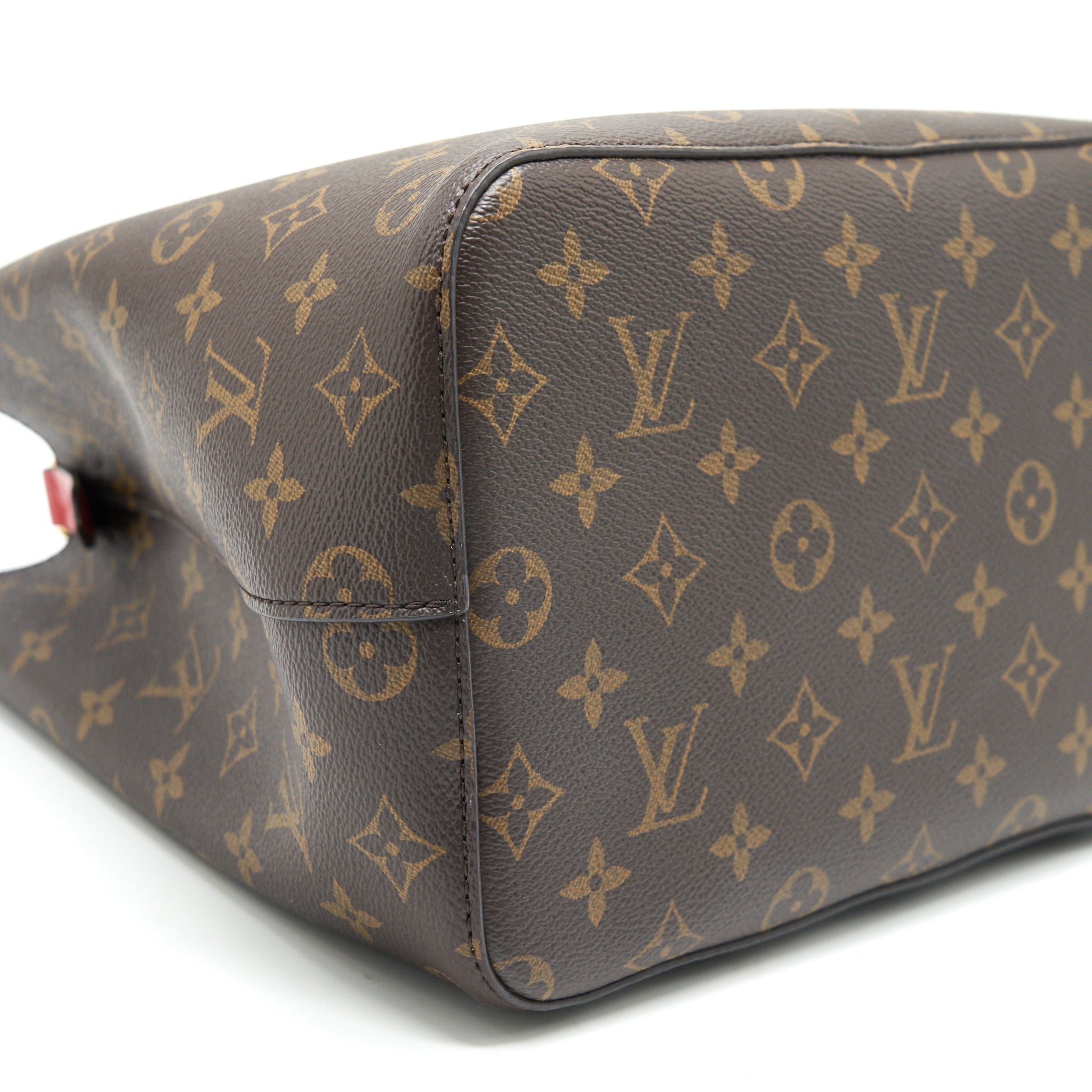 louis-vuitton-neo-noe-monogram-canvas-in-red