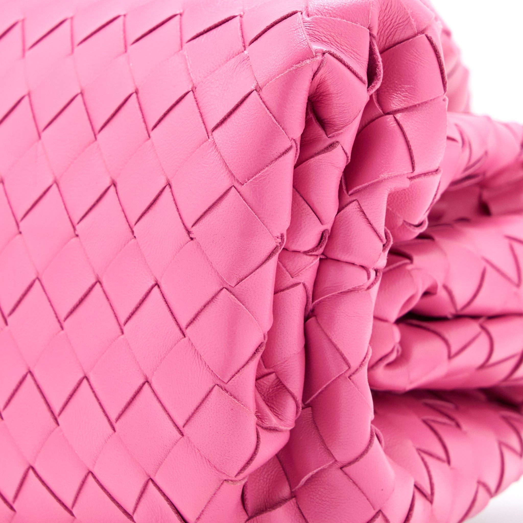 bottega-veneta-clutch-interccato-pink