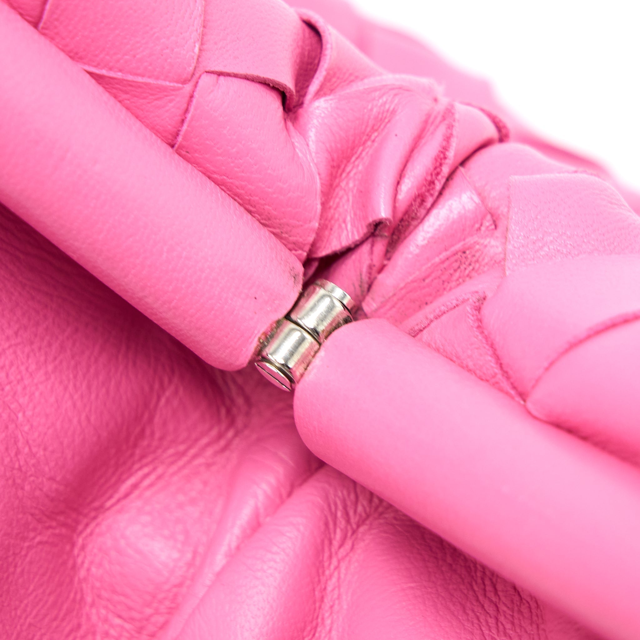 bottega-veneta-clutch-interccato-pink