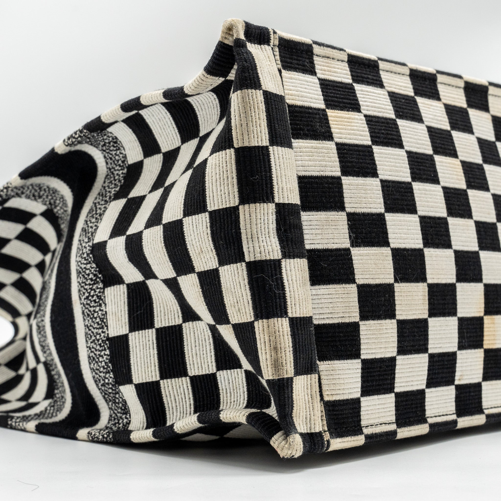 dior-large-book-tote-embroidered-canvas-black-white