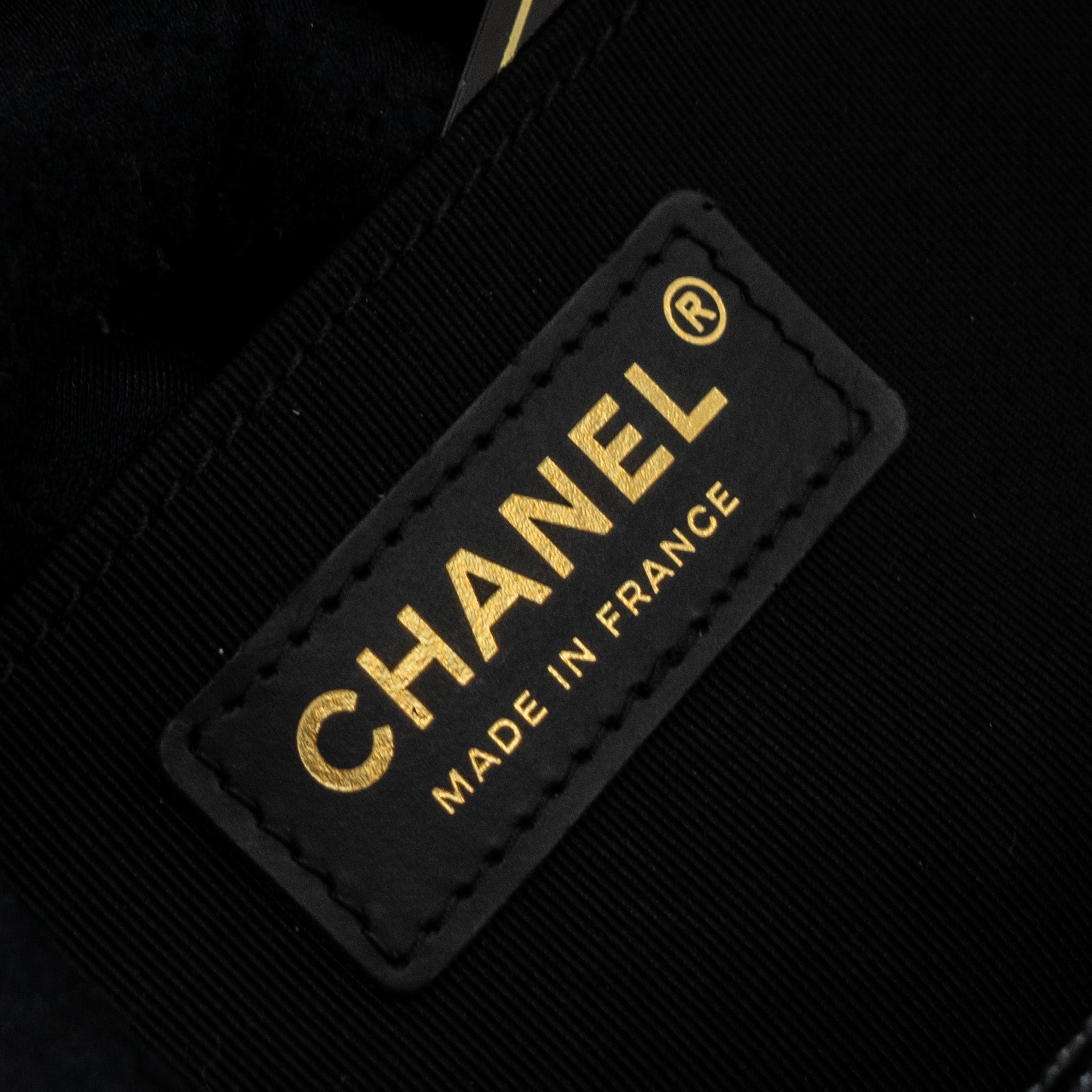 chanel-medium-classic-boy-bag-caviar-black-ghw