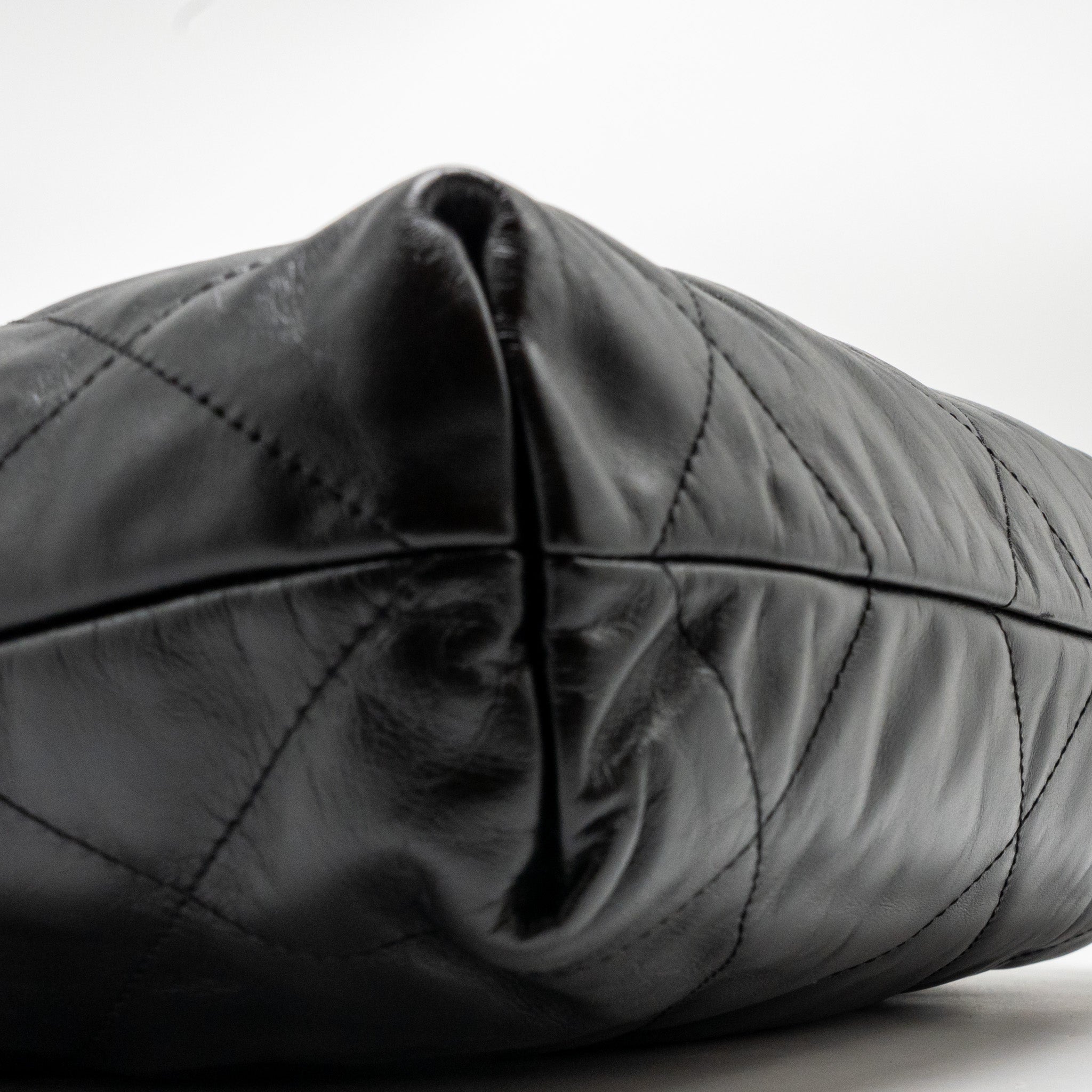 chanel-22-bag-black