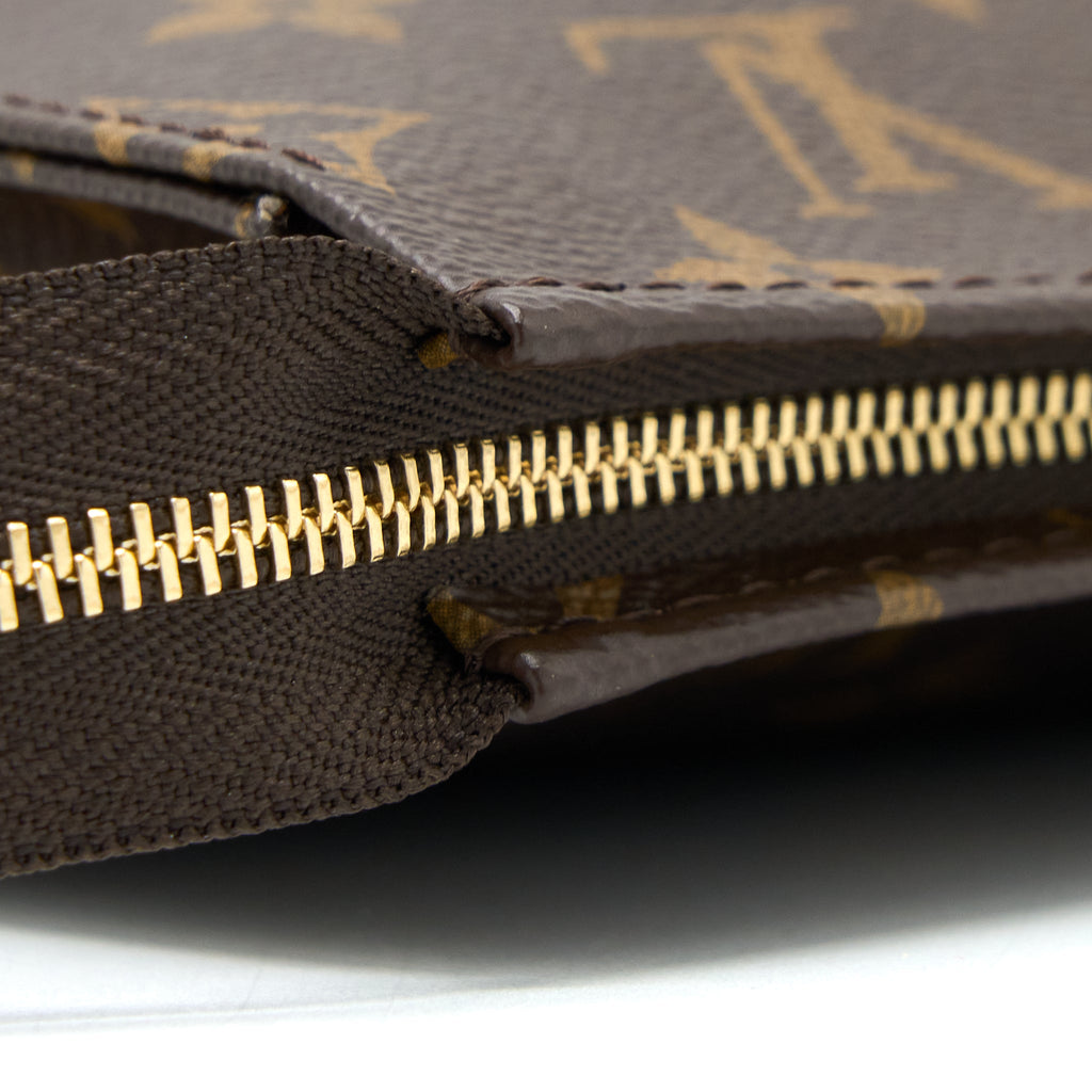 louis-vuitton-toiletry-pochette-26-monogram-canvas-6