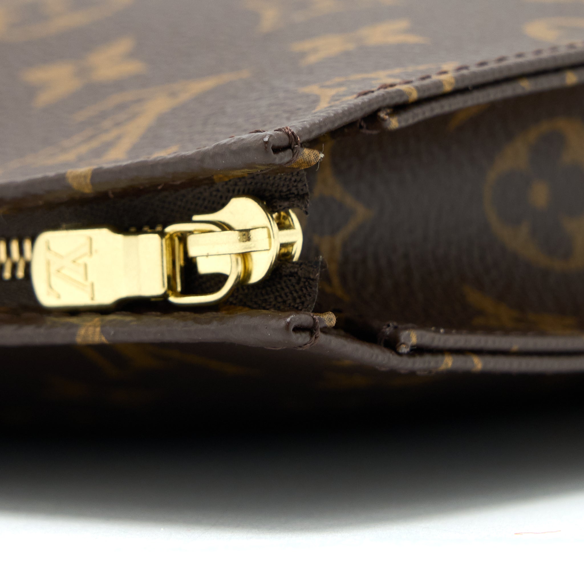 louis-vuitton-toiletry-pochette-26-monogram-canvas-6