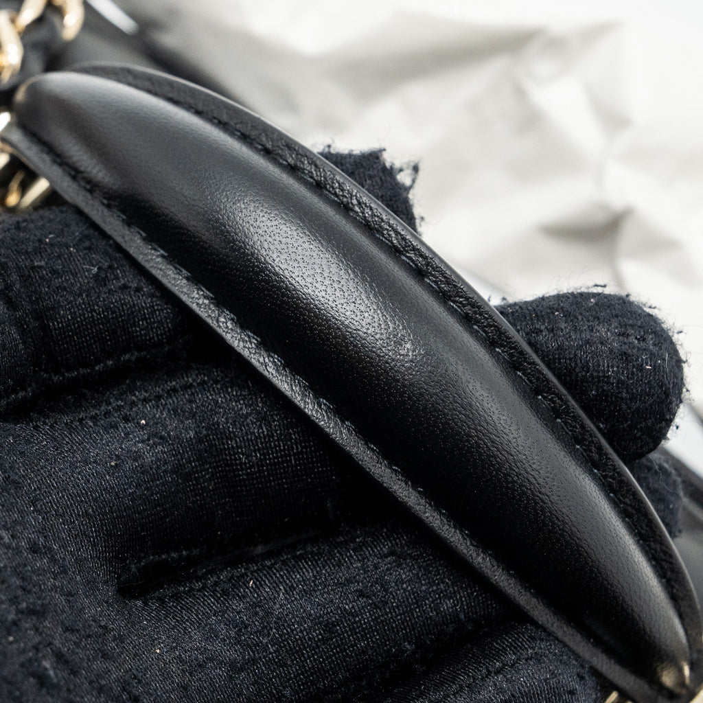 chanel-22p-lion-charm-top-handle-mini-rectangular-flap-bag-lambskin-black-lghw-microchip