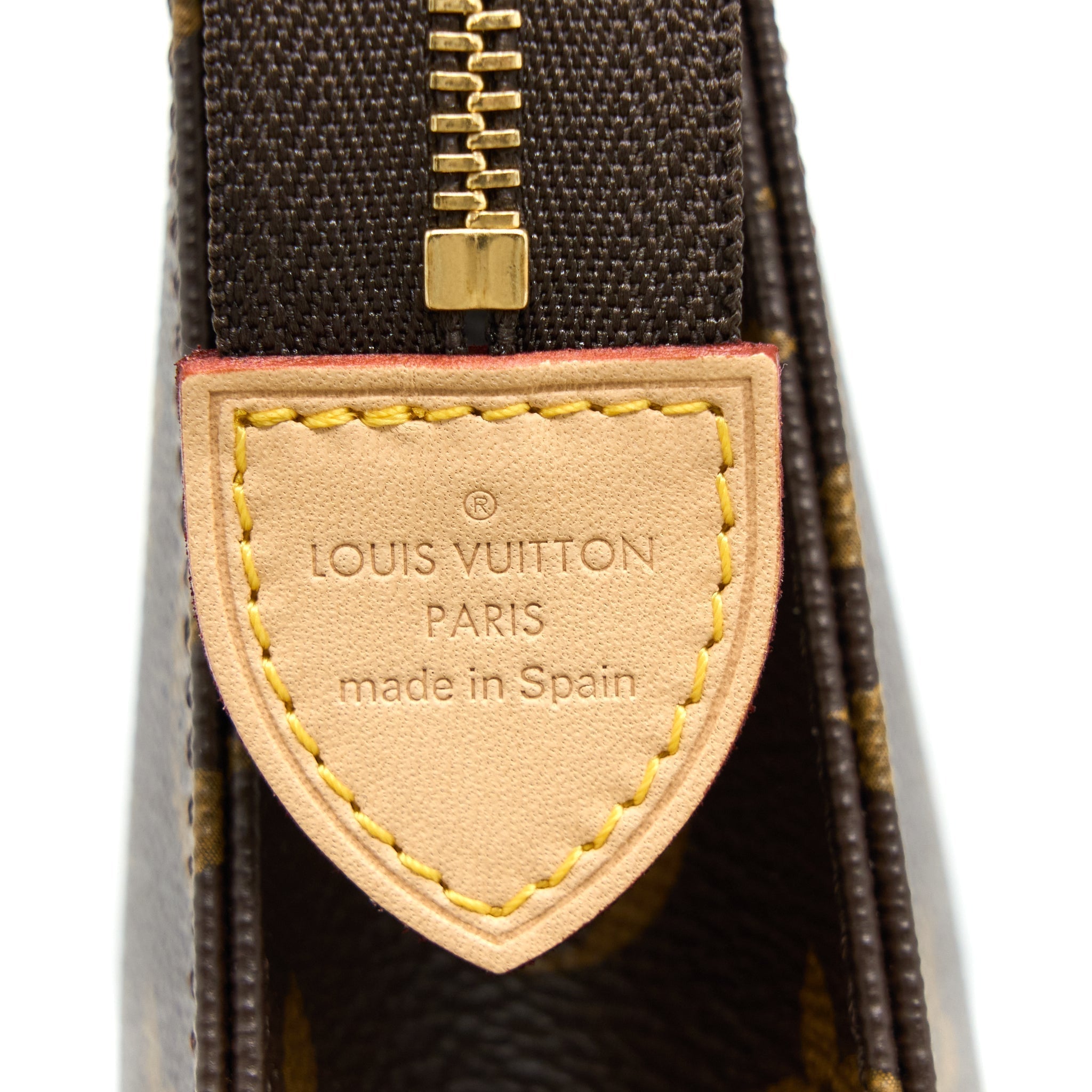 louis-vuitton-toiletry-pochette-26-monogram-canvas-6