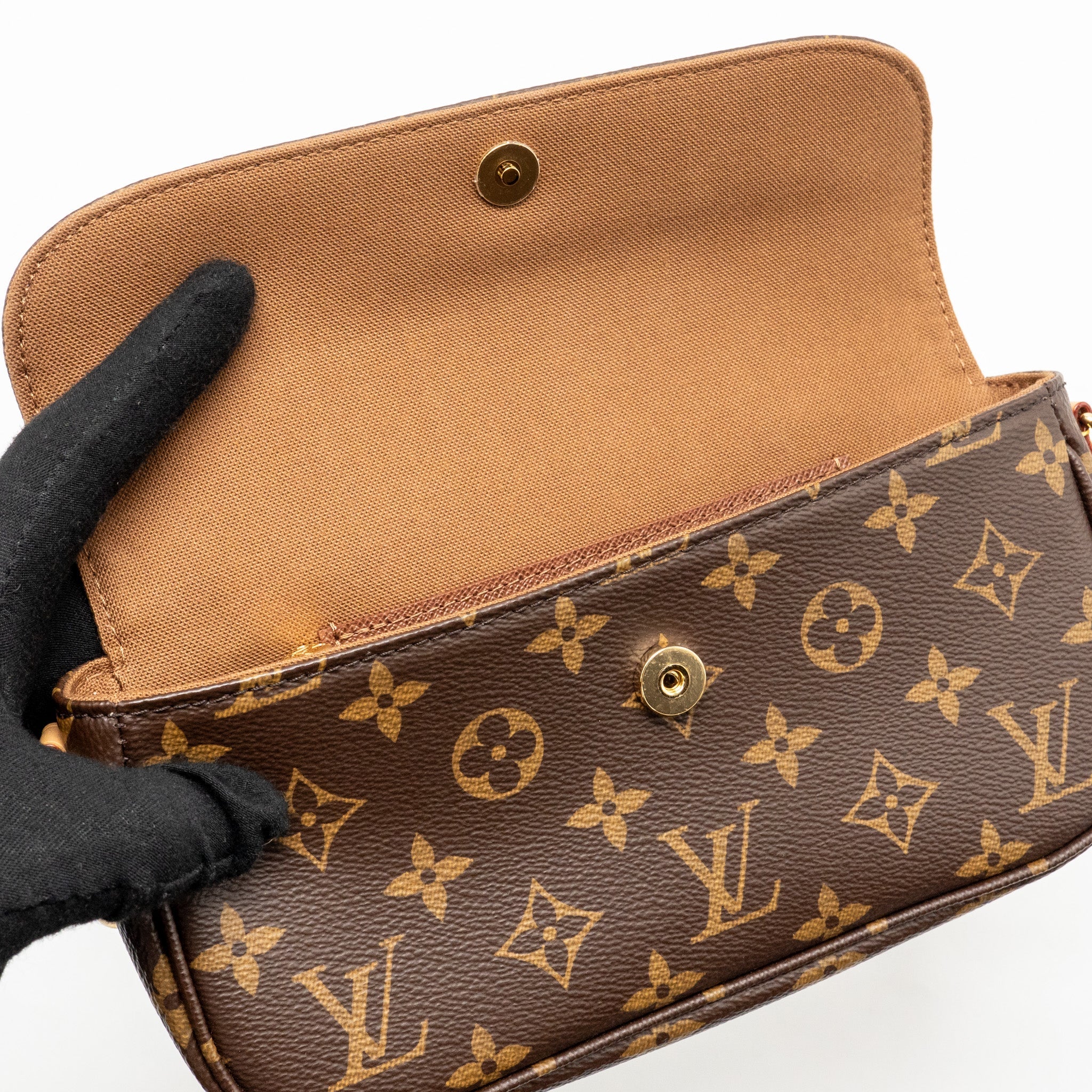 louis-vuitton-ivy-wallet-on-chain-monogram-canvas-ghw