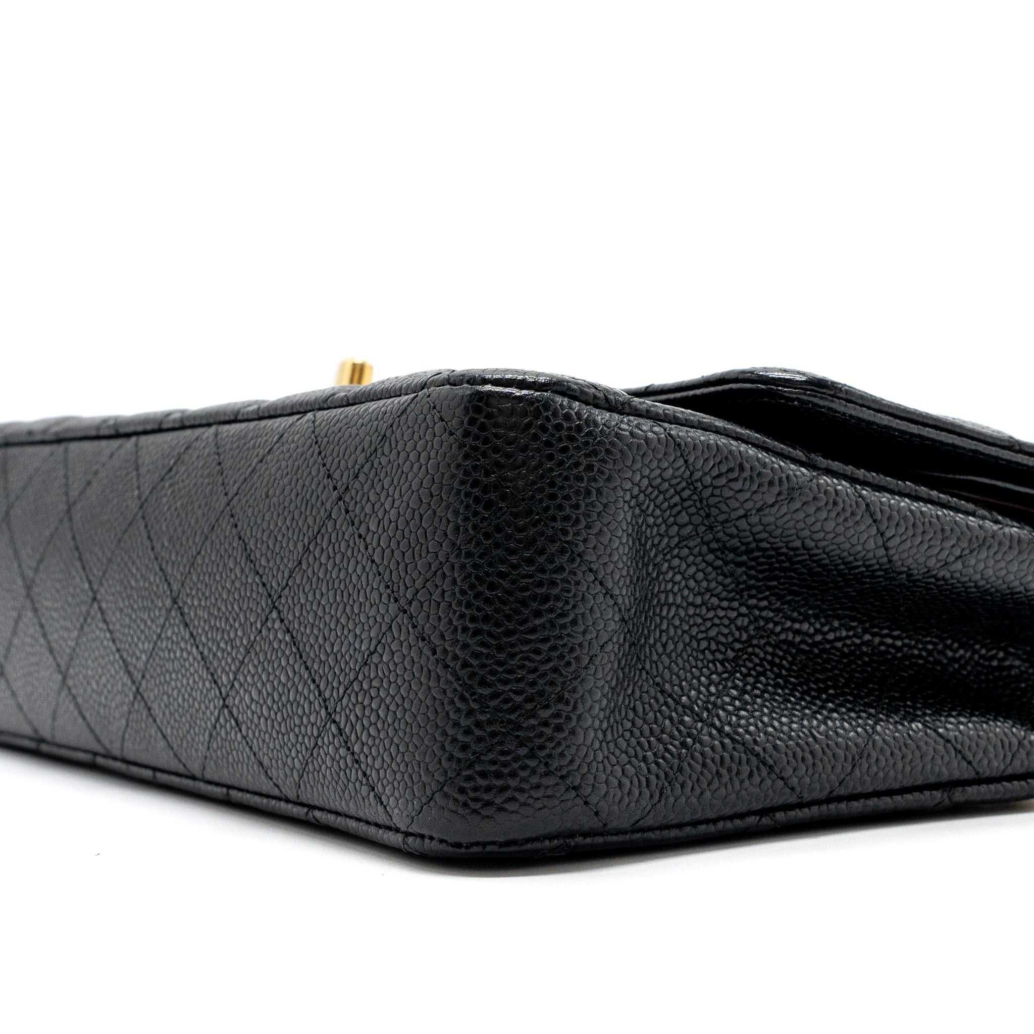 chanel-medium-classic-double-flap-bag-caviar-ghw