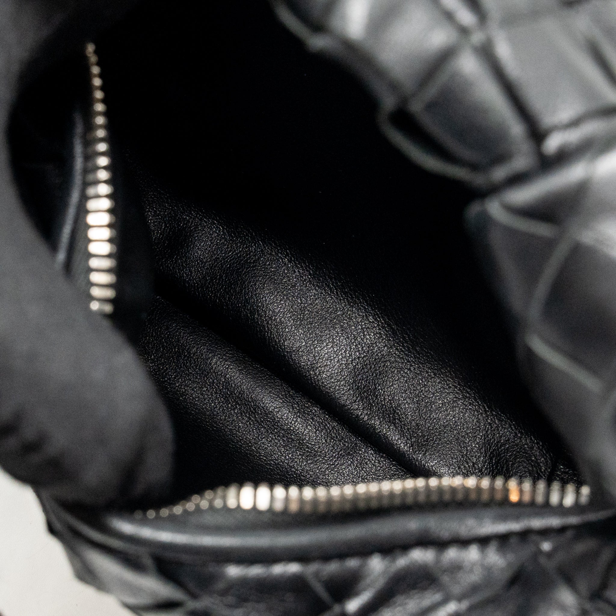 bottega-veneta-mini-jodie-lambskin-black-shw-2