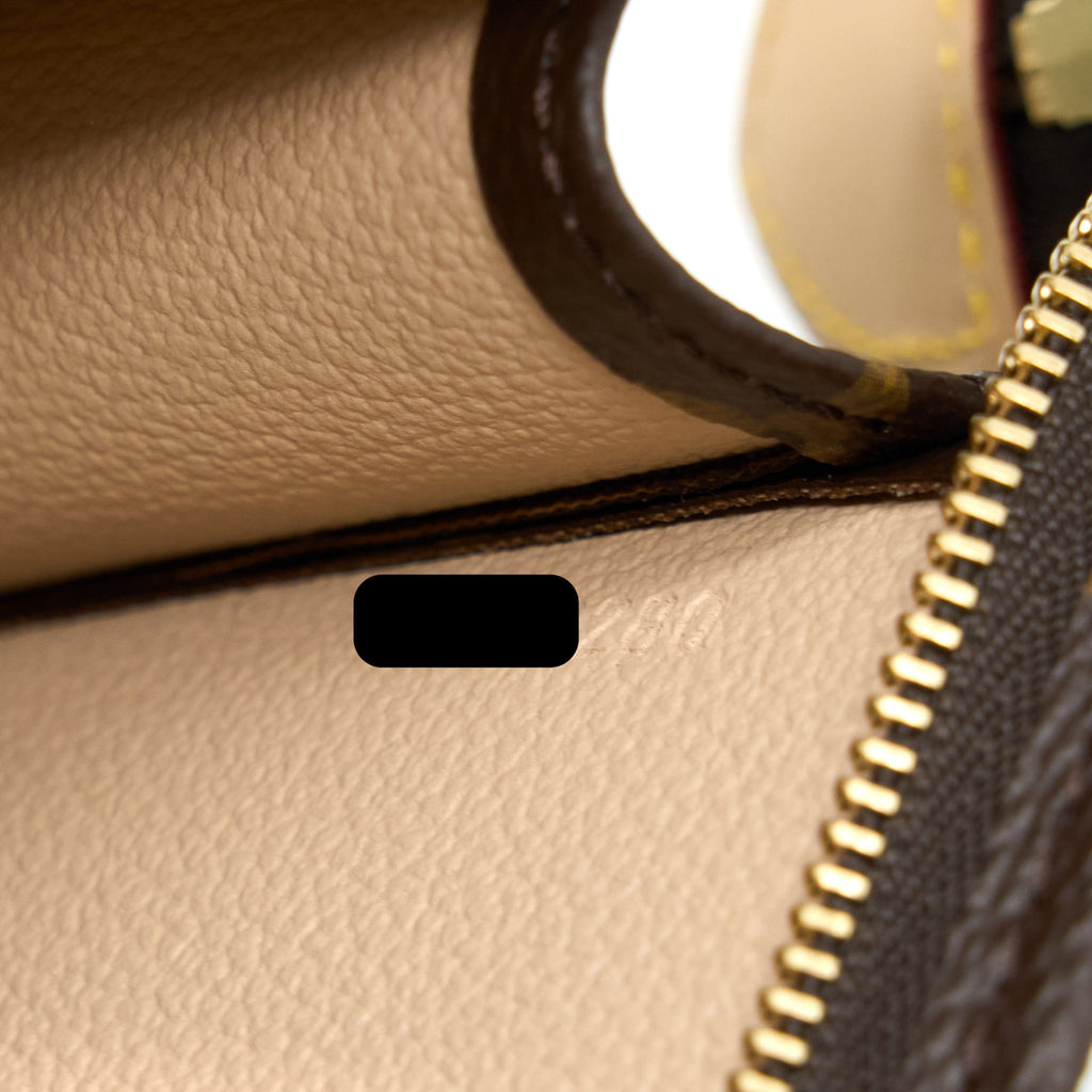 louis-vuitton-toiletry-pochette-26-monogram-canvas-6