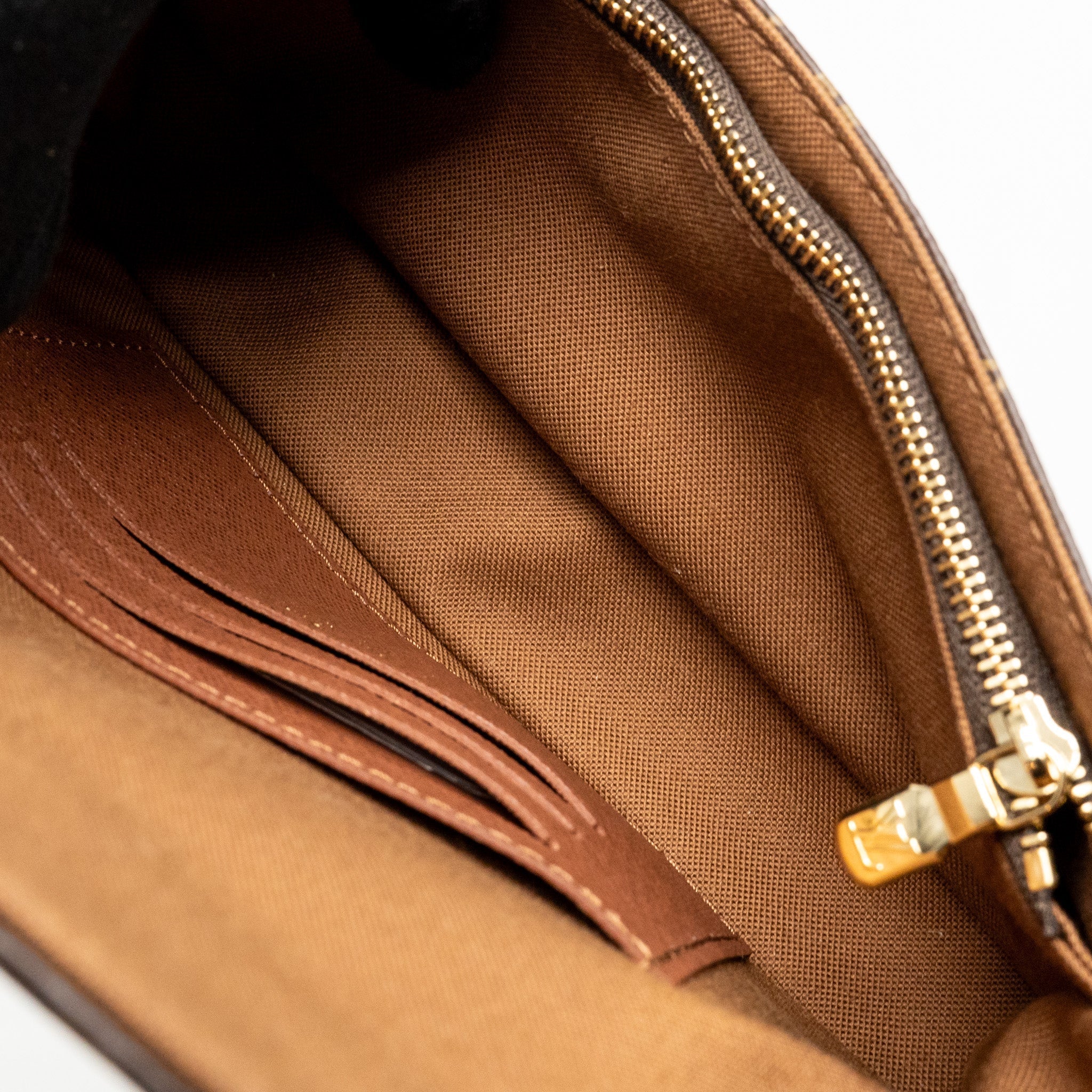 louis-vuitton-ivy-wallet-on-chain-monogram-canvas-ghw