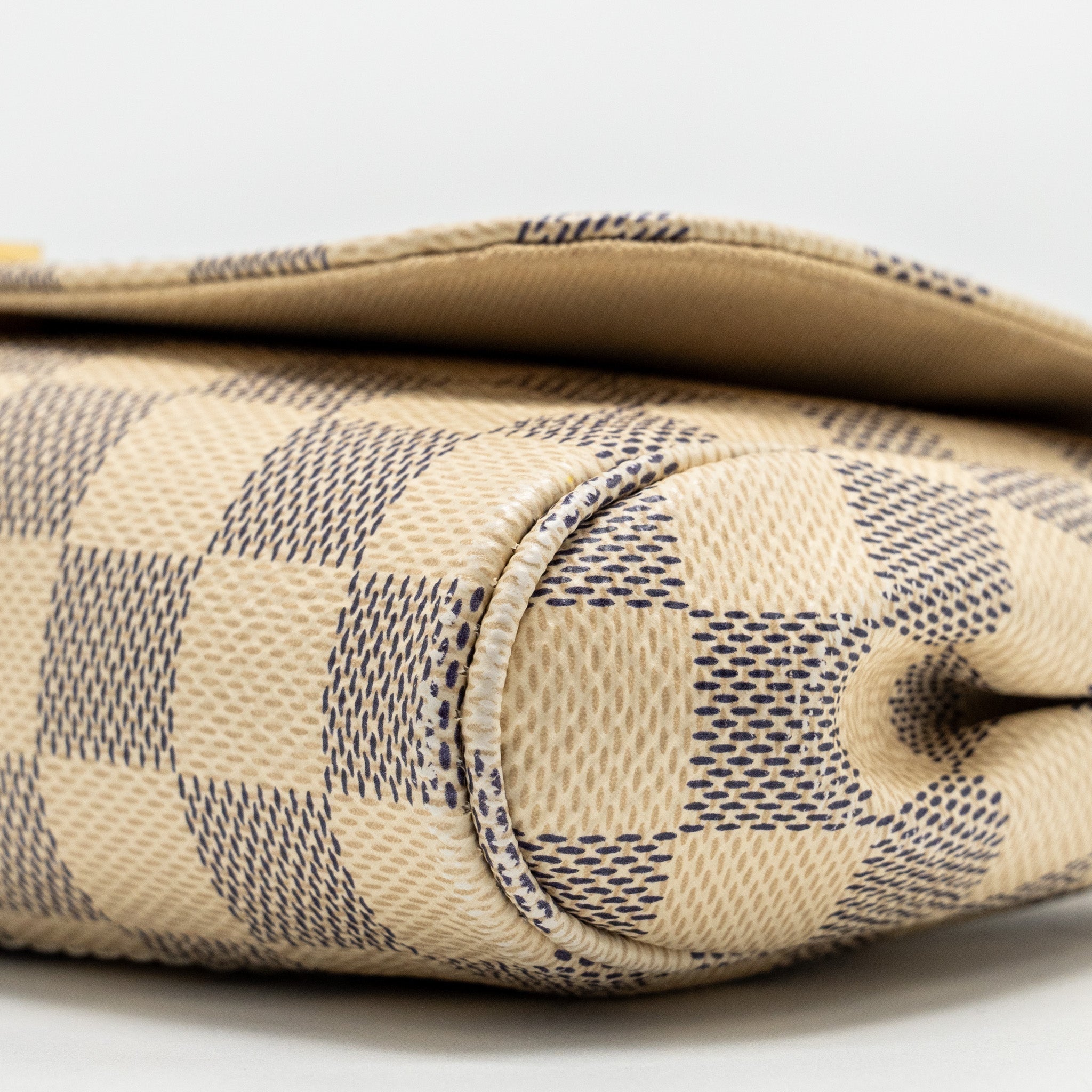 louis-vuitton-favorite-pm-damier-azur-canvas-ghw