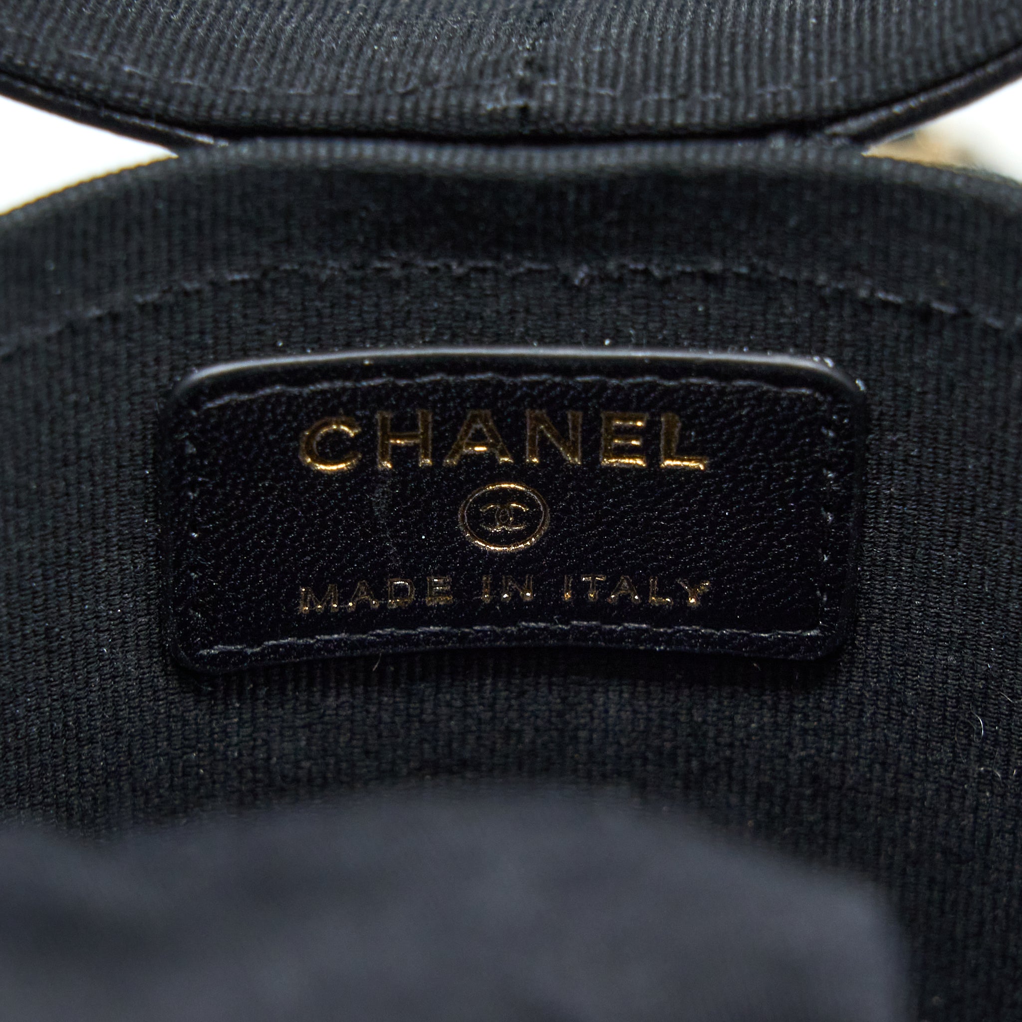chanel-round-vanity-case-with-chain-lambskin-black-lghw