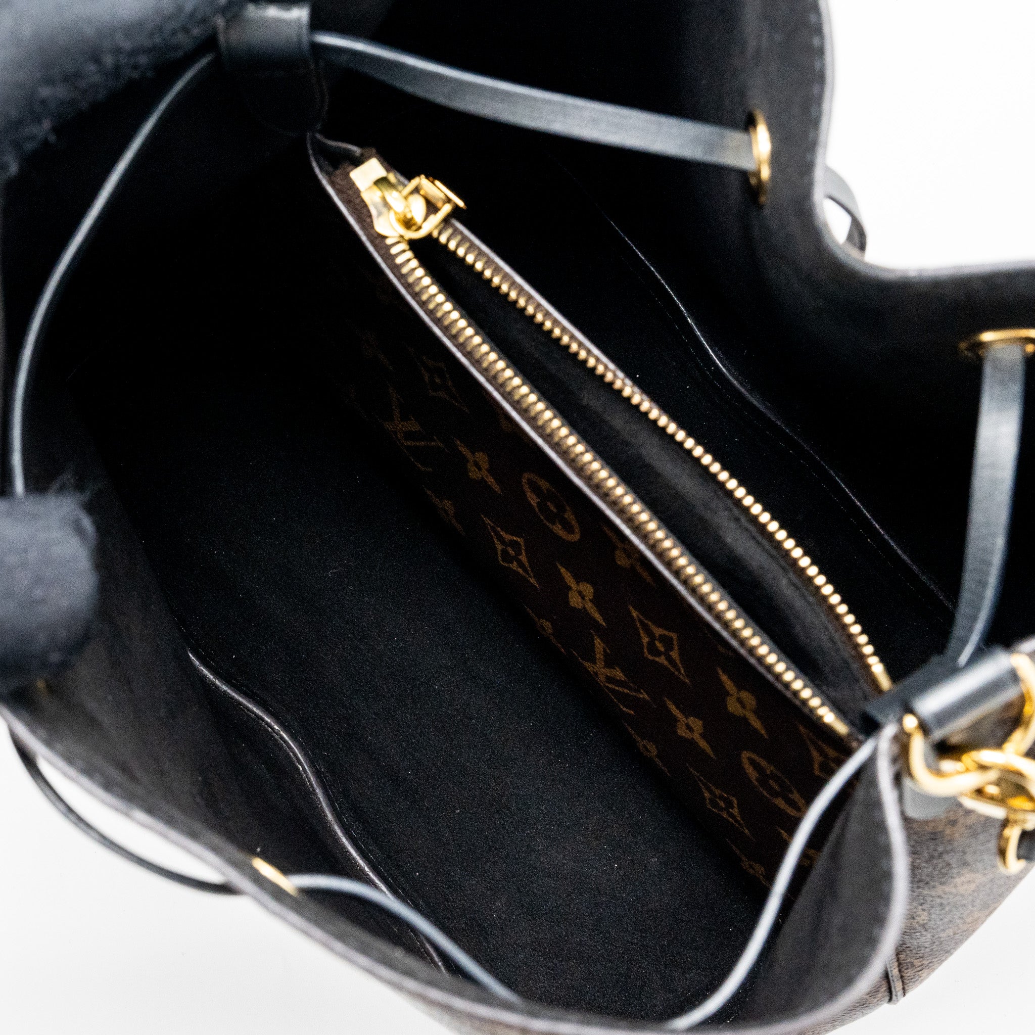 louis-vuitton-neonoe-mm-monogram-canvas-black-ghw