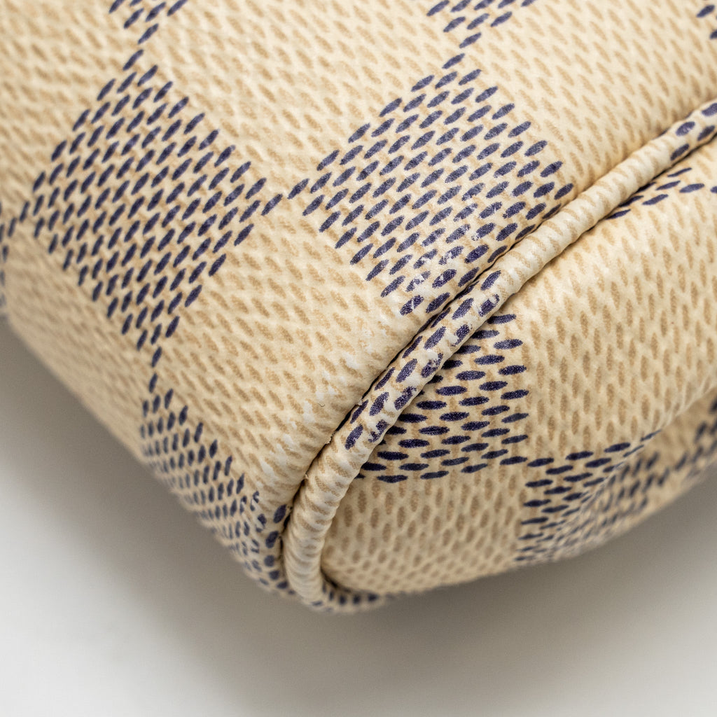 louis-vuitton-favorite-pm-damier-azur-canvas-ghw