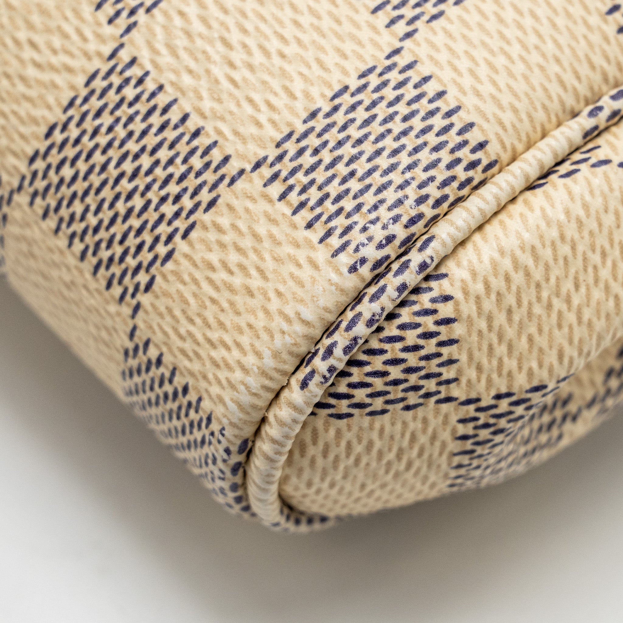 louis-vuitton-favorite-pm-damier-azur-canvas-ghw