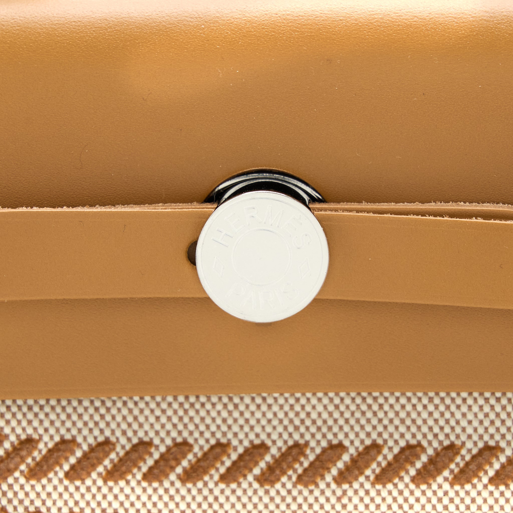 hermes-herbag-zip-31-toile-h-en-relief-brides-sable-ecru-beige-nat-sable-stamp-z