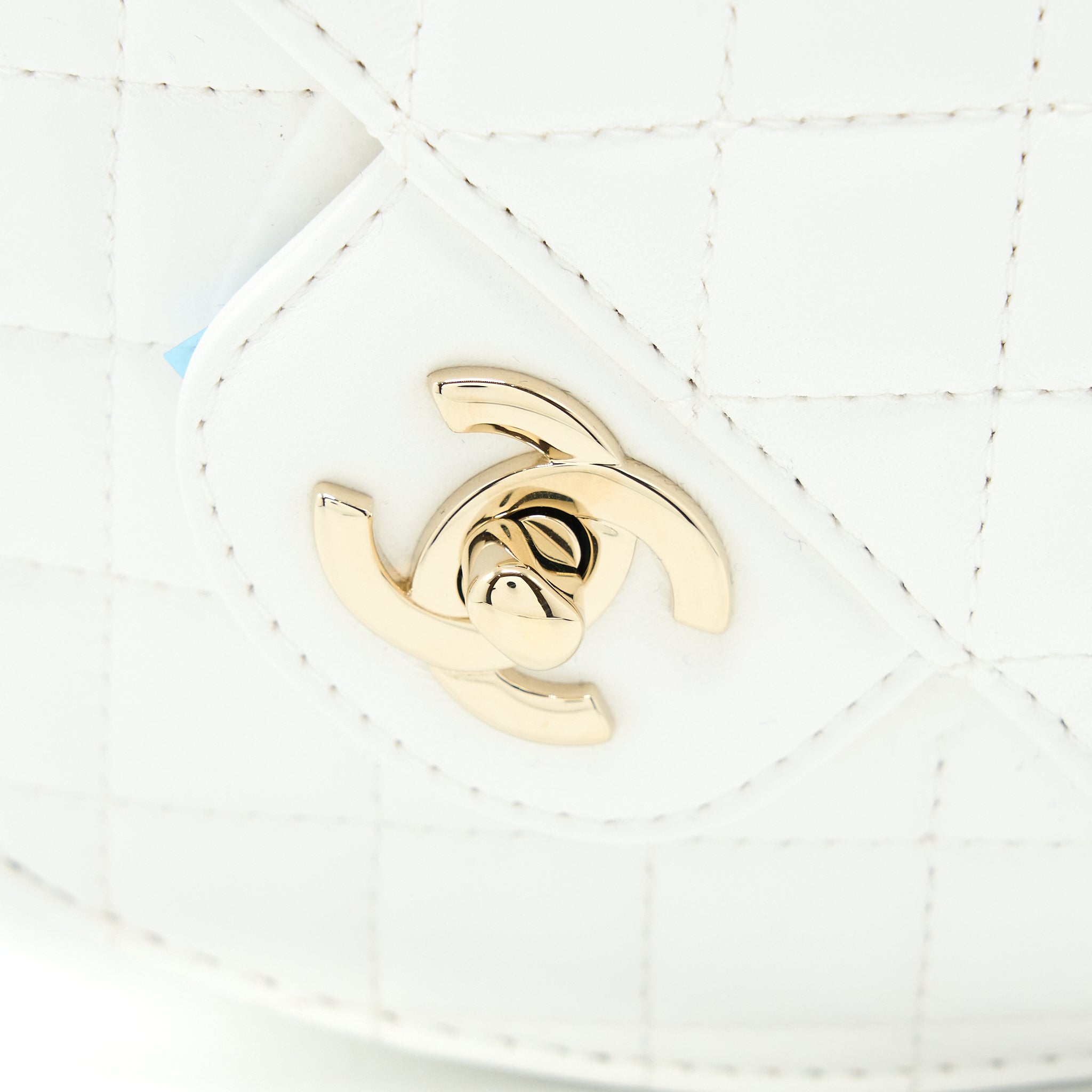 chanel-22s-heart-bag-lambskin-white-lghw-microchip-2