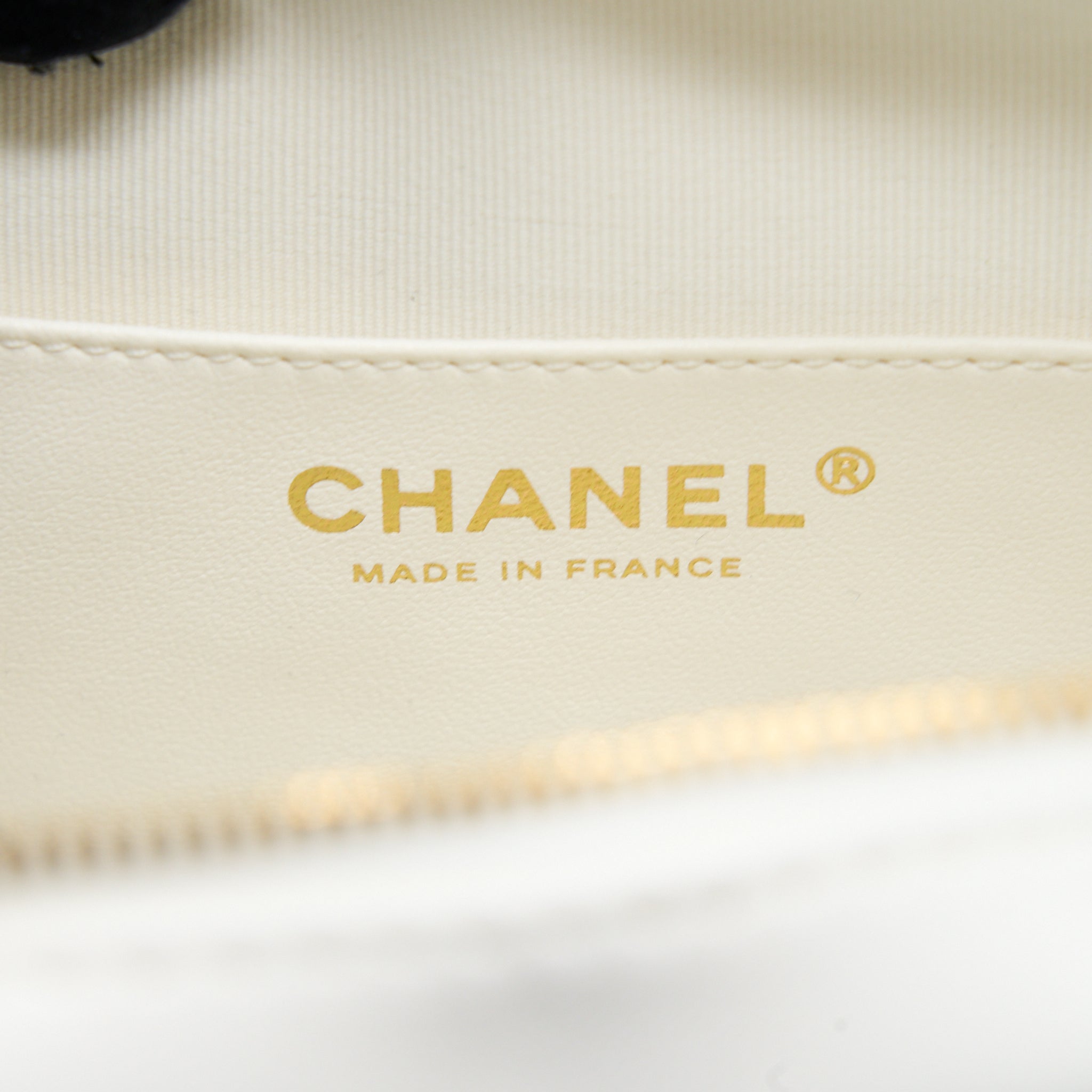 chanel-22s-heart-bag-lambskin-white-lghw-microchip-2