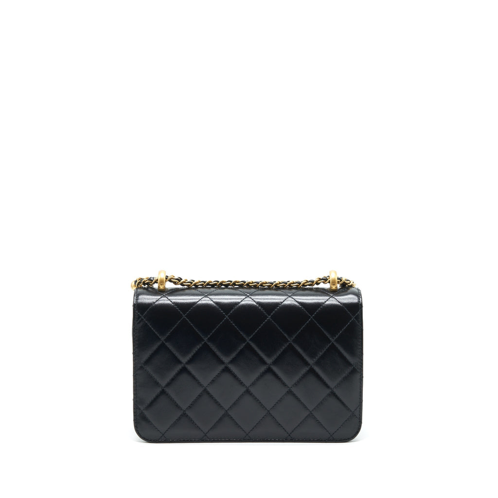 chanel-21a-gold-crush-flap-bag-calfskin-black-ghw-microchip