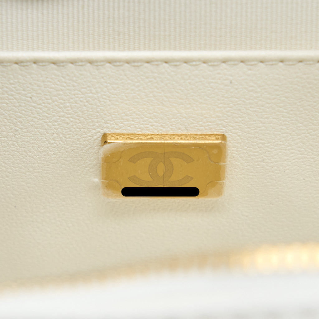 chanel-22s-heart-bag-lambskin-white-lghw-microchip-2