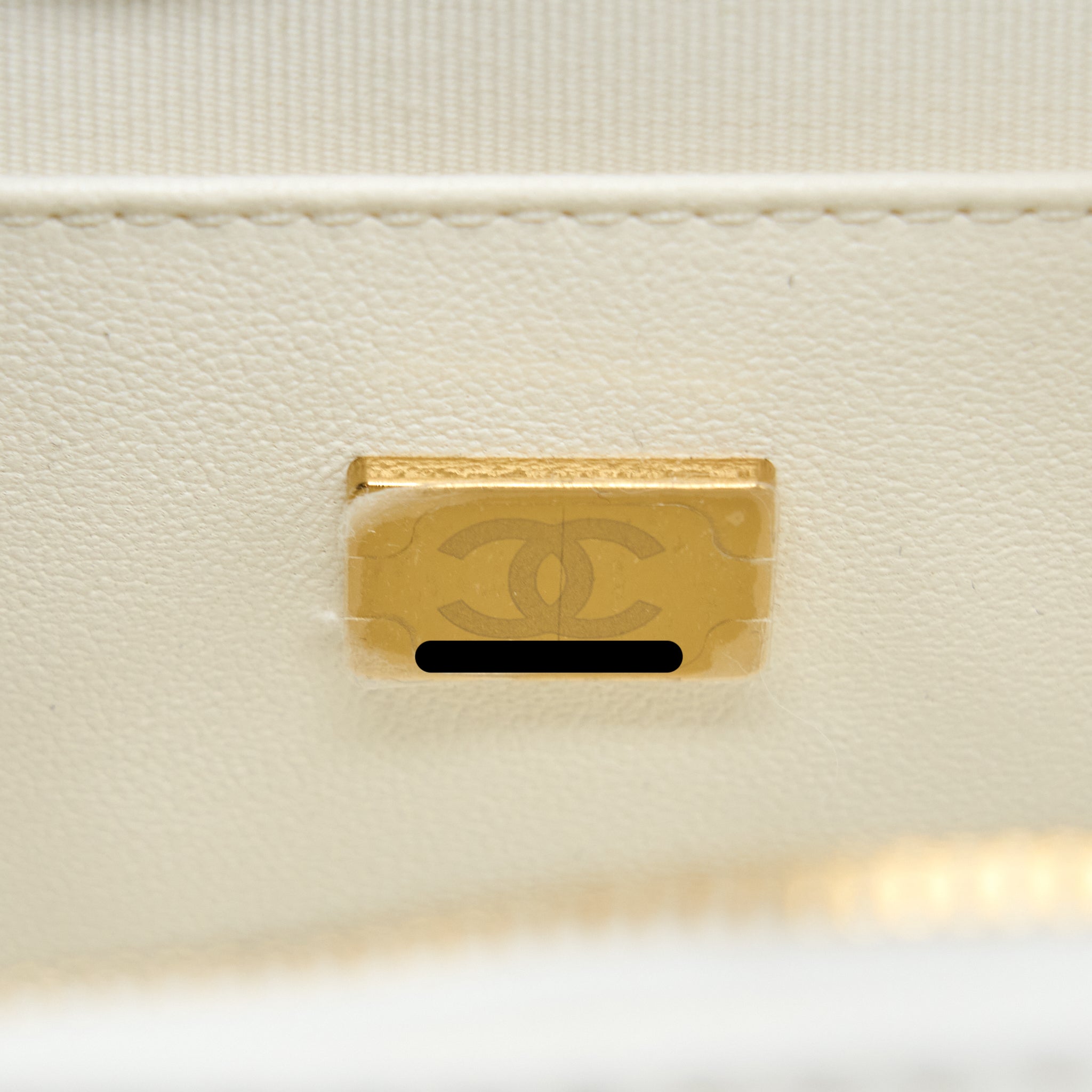 chanel-22s-heart-bag-lambskin-white-lghw-microchip-2