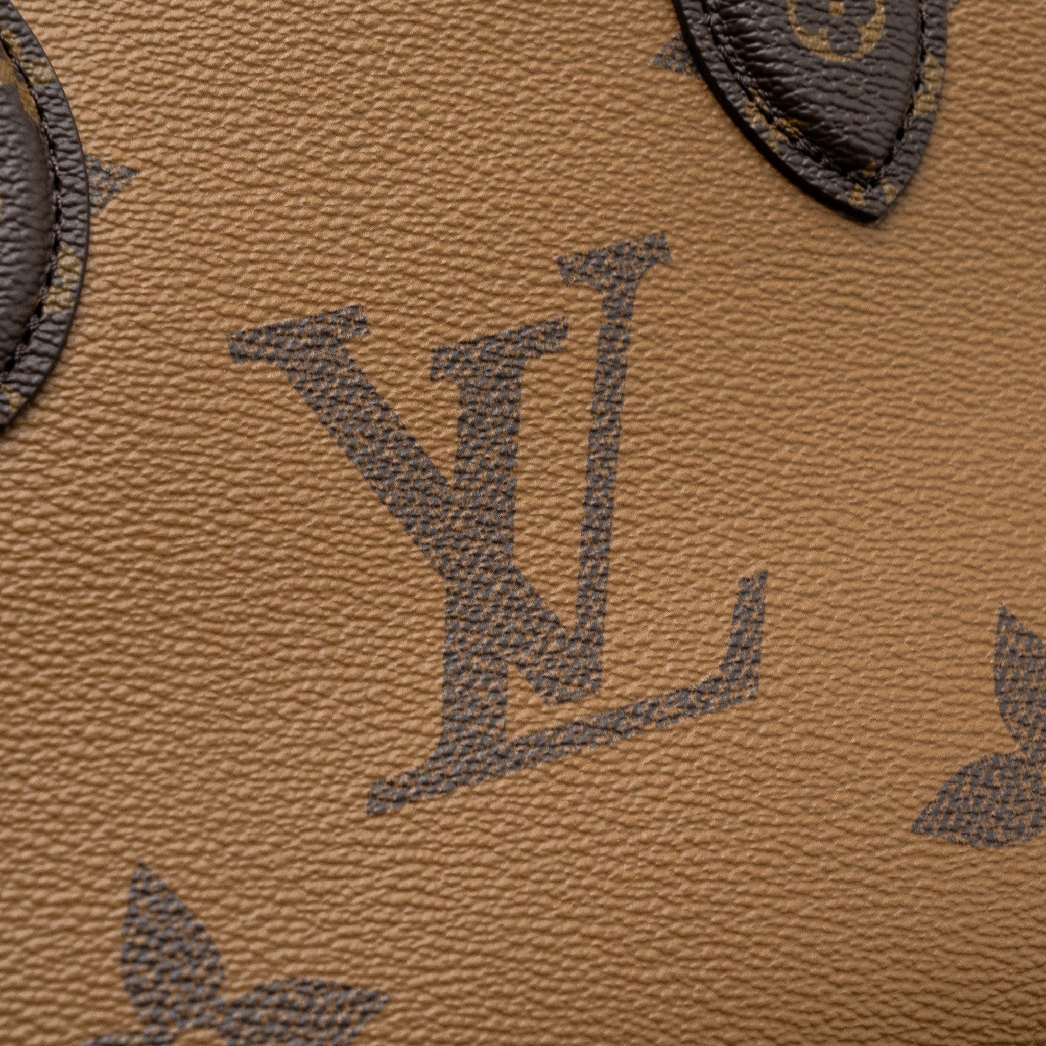 louis-vuitton-onthego-pm-monogram-canvas-ghw-new-version