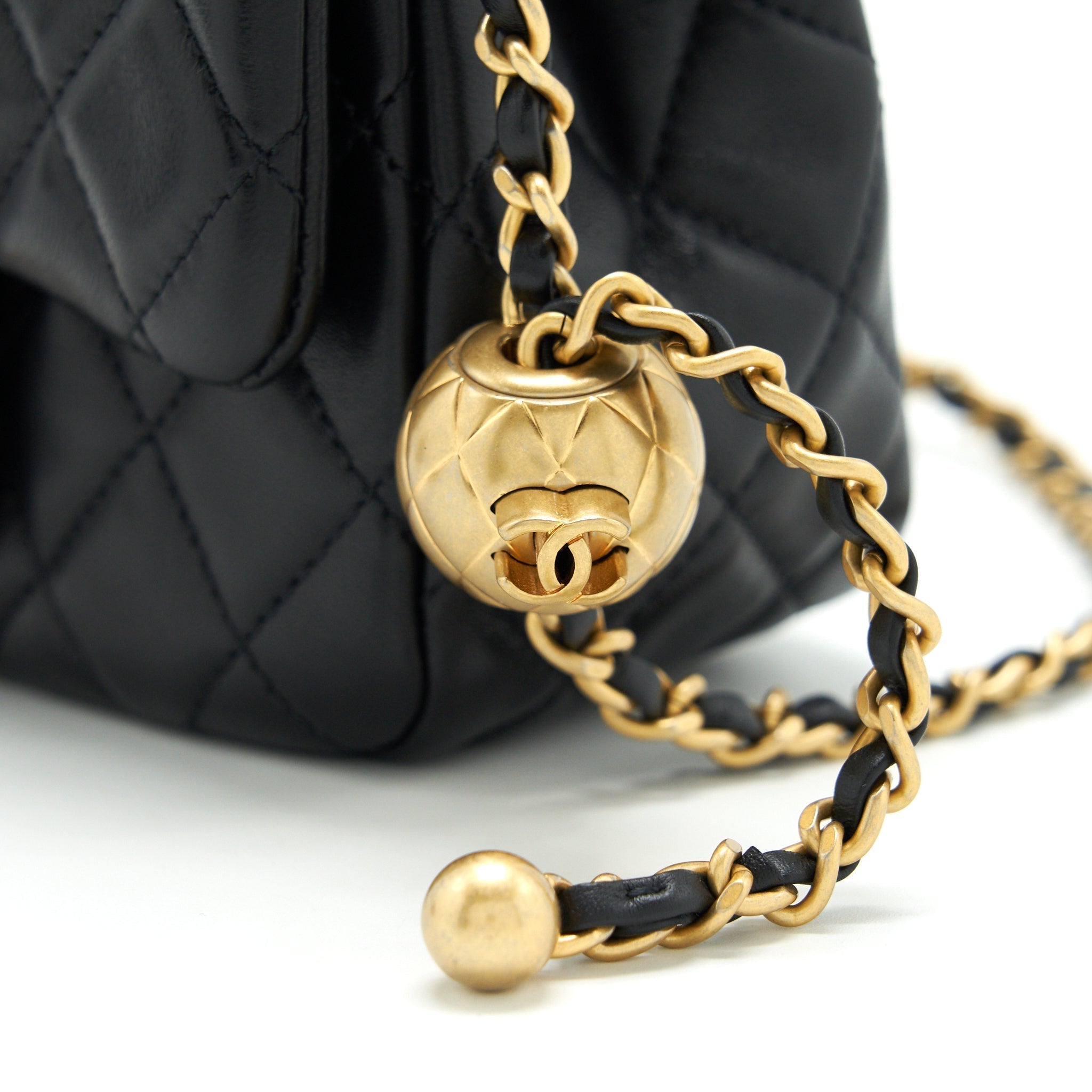 chanel-pearl-crush-mini-square-flap-bag-lambskin-black-ghw-microchip