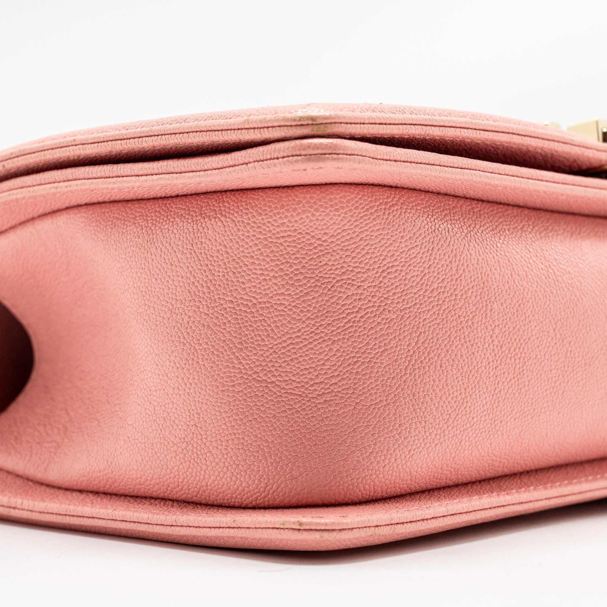 chanel-medium-boy-bag-caviar-pink-lghw-1