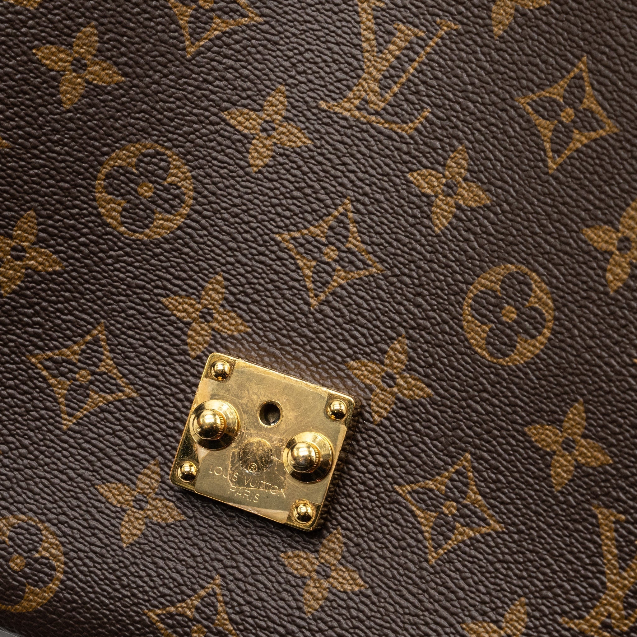 louis-vuitton-pochette-metis-monogram-canvas-ghw-14