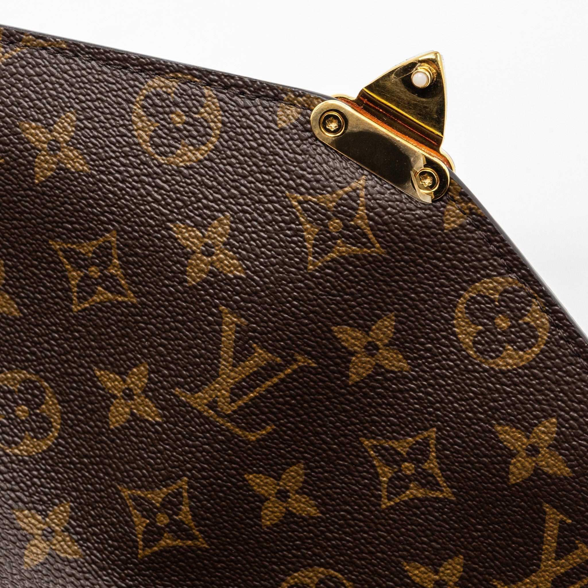 louis-vuitton-pochette-metis-monogram-canvas-ghw-14