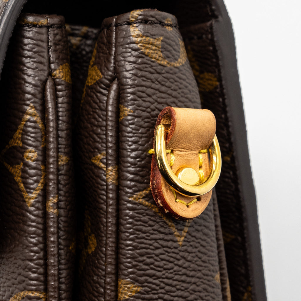 louis-vuitton-pochette-metis-monogram-canvas-ghw-14