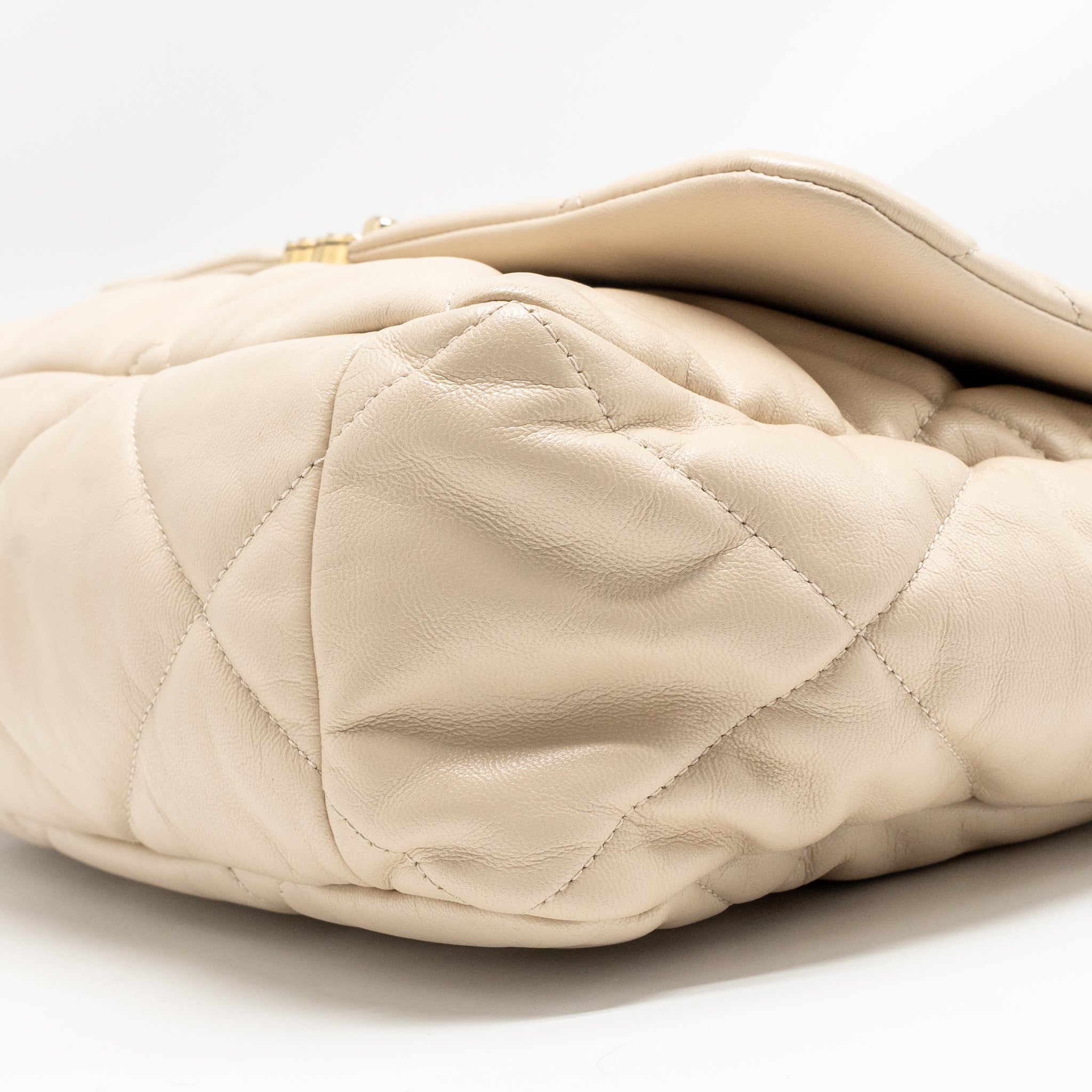 chanel-maxi-19-bag-goatskin-beige-multicolor-hardware-1