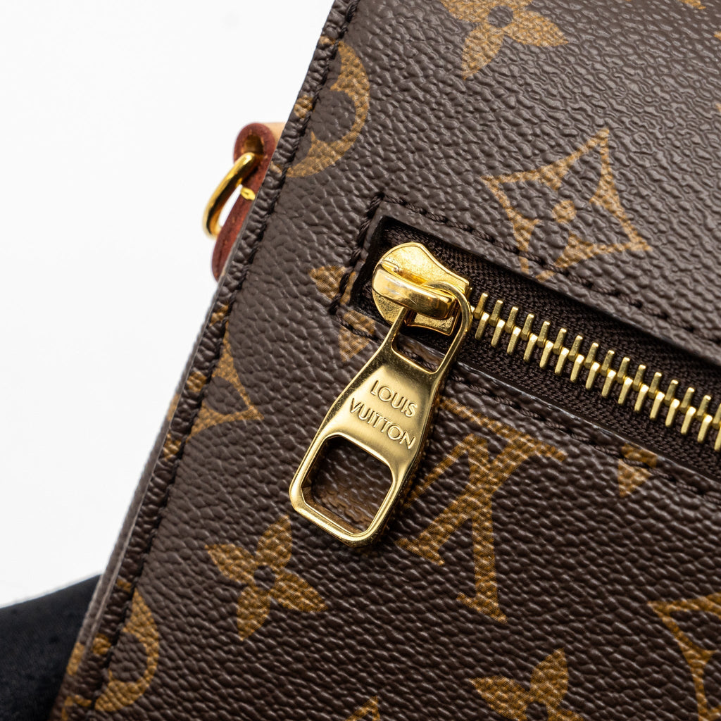 louis-vuitton-pochette-metis-monogram-canvas-ghw-14