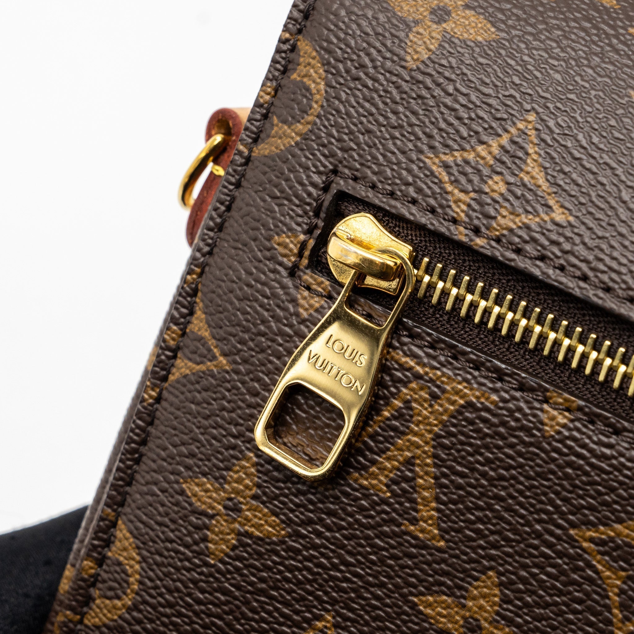 louis-vuitton-pochette-metis-monogram-canvas-ghw-14