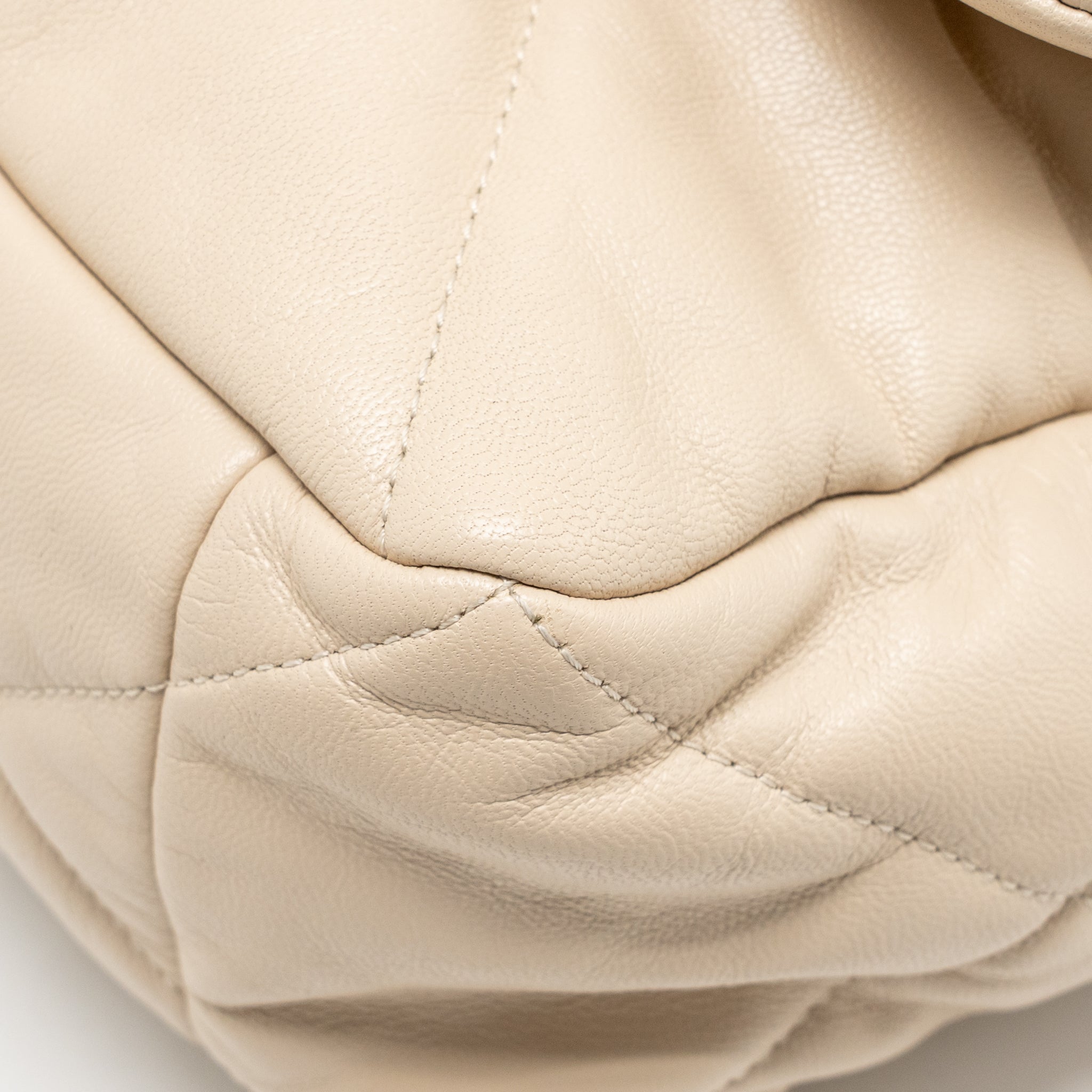 chanel-maxi-19-bag-goatskin-beige-multicolor-hardware-1