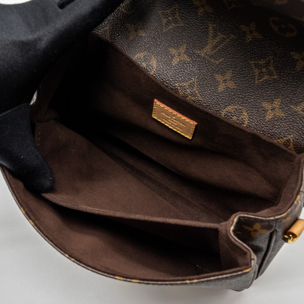 louis-vuitton-pochette-metis-monogram-canvas-ghw-14