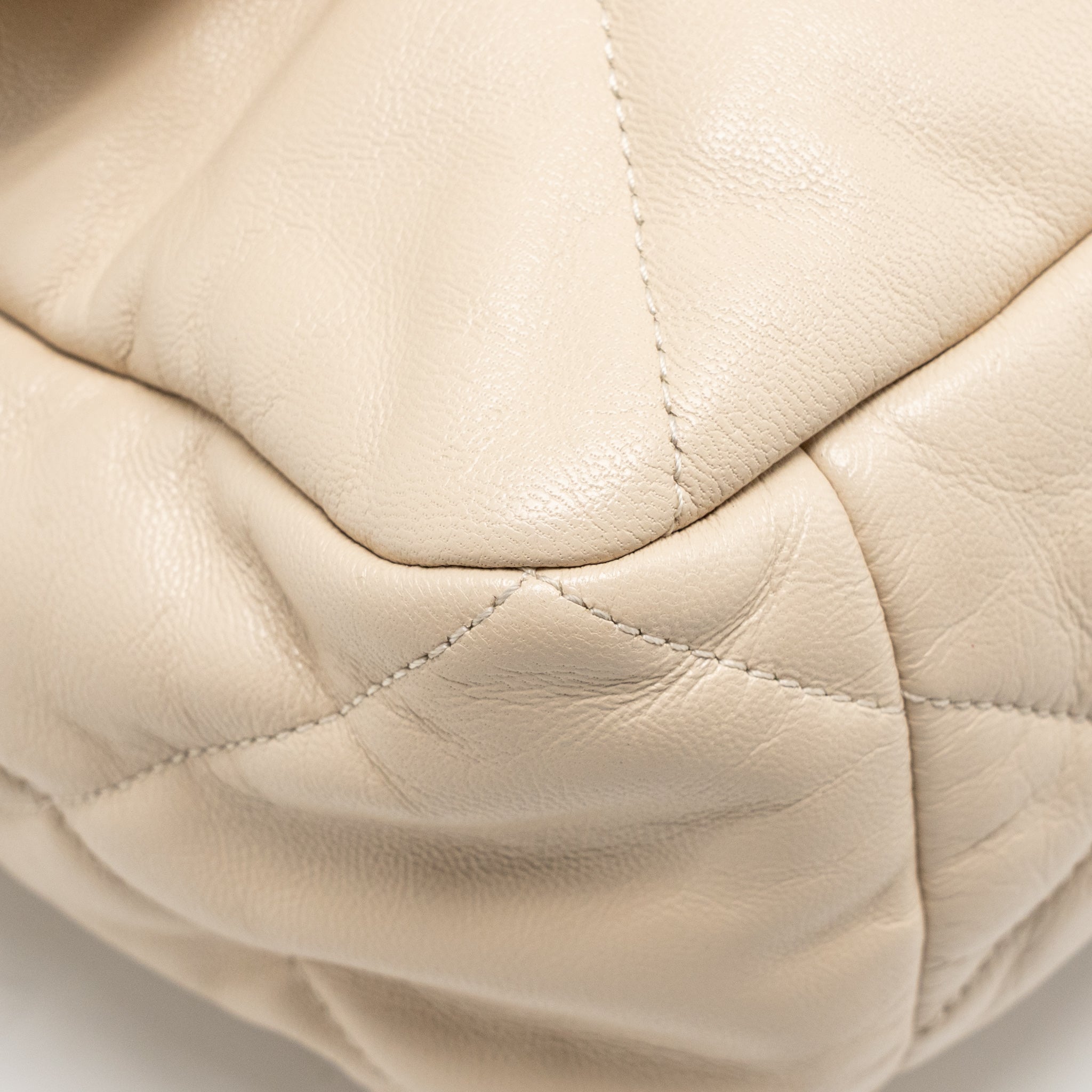 chanel-maxi-19-bag-goatskin-beige-multicolor-hardware-1