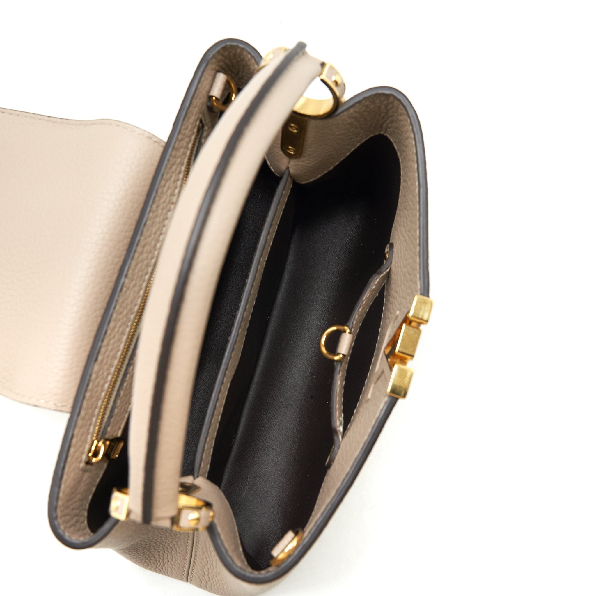 louis-vuitton-capucines-bb-taurillon-galet-ghw