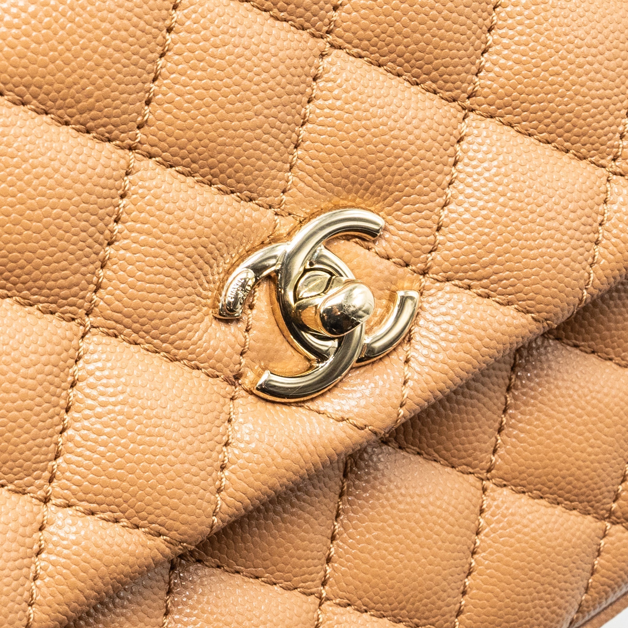 chanel-21p-small-coco-handle-caviar-caramel-lghw-1