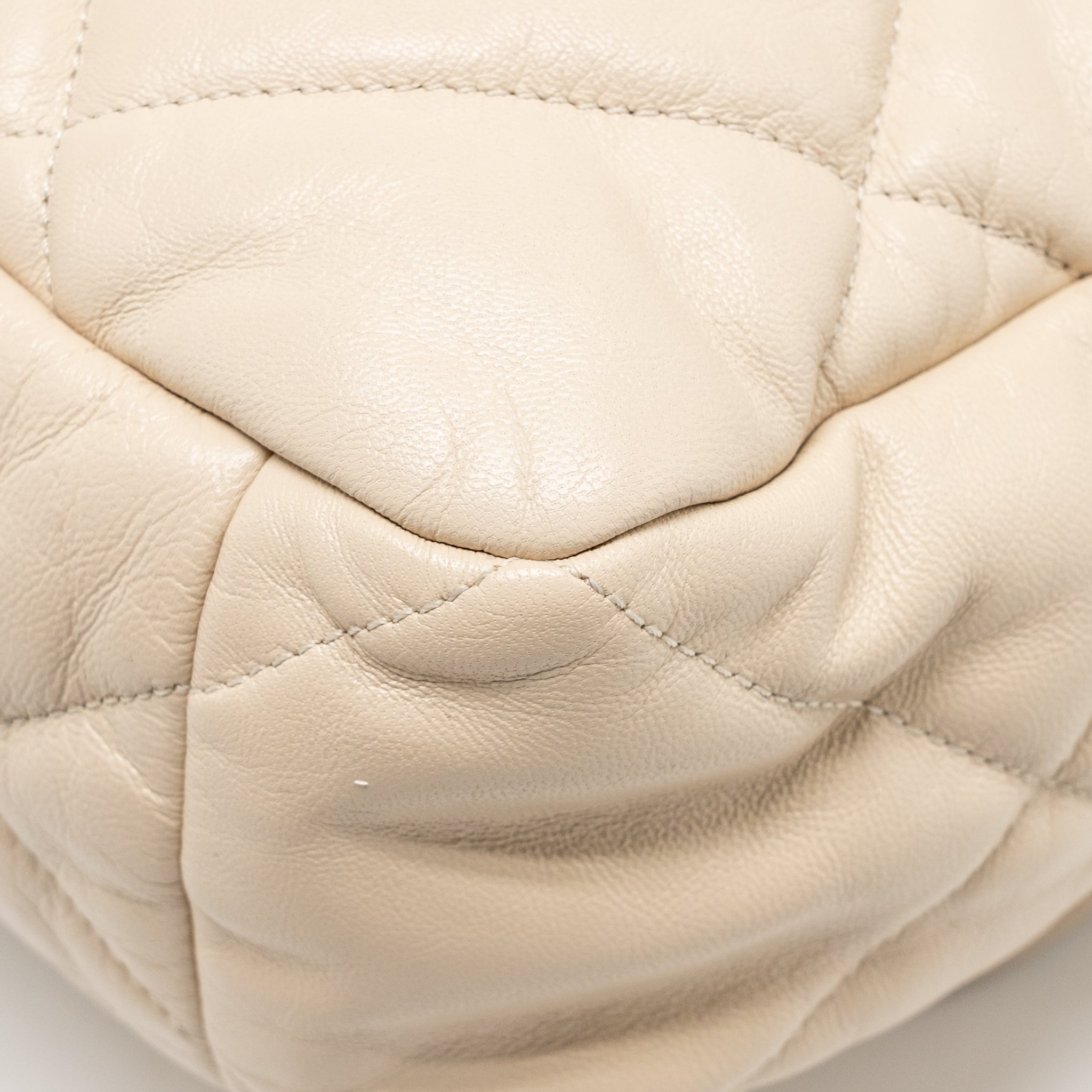 chanel-maxi-19-bag-goatskin-beige-multicolor-hardware-1