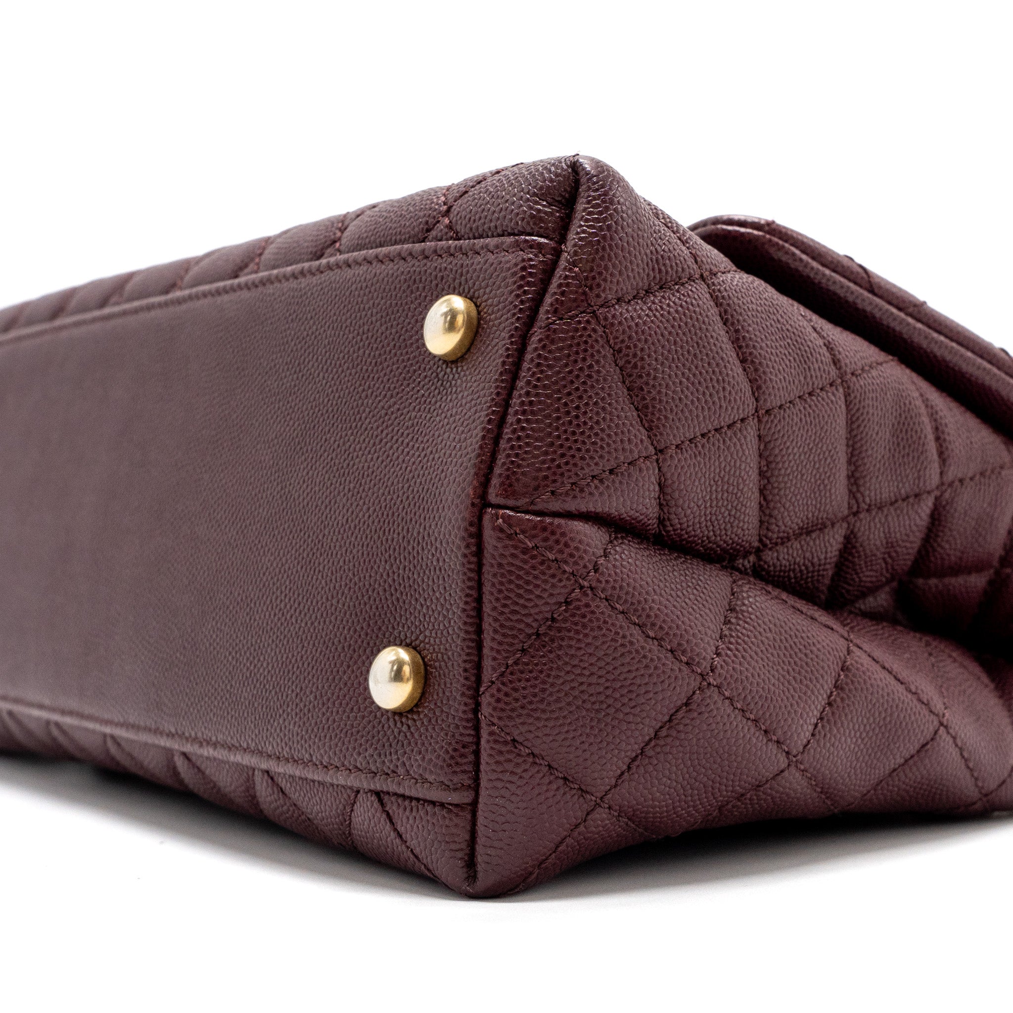 chanel-medium-coco-handle-with-lizard-handle-caviar-burgundy-ghw
