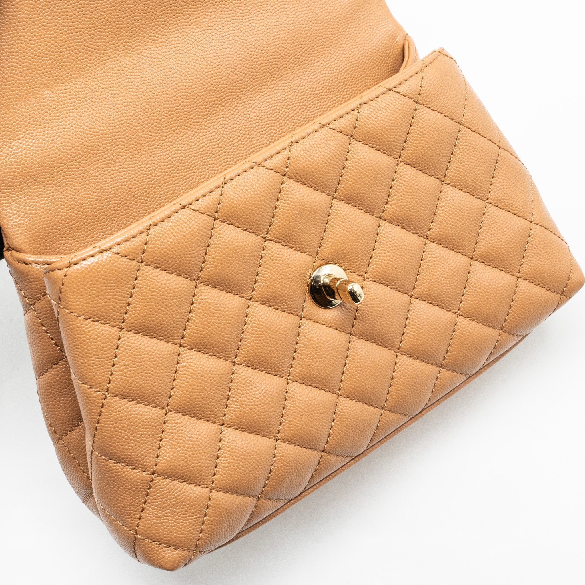 chanel-21p-small-coco-handle-caviar-caramel-lghw-1