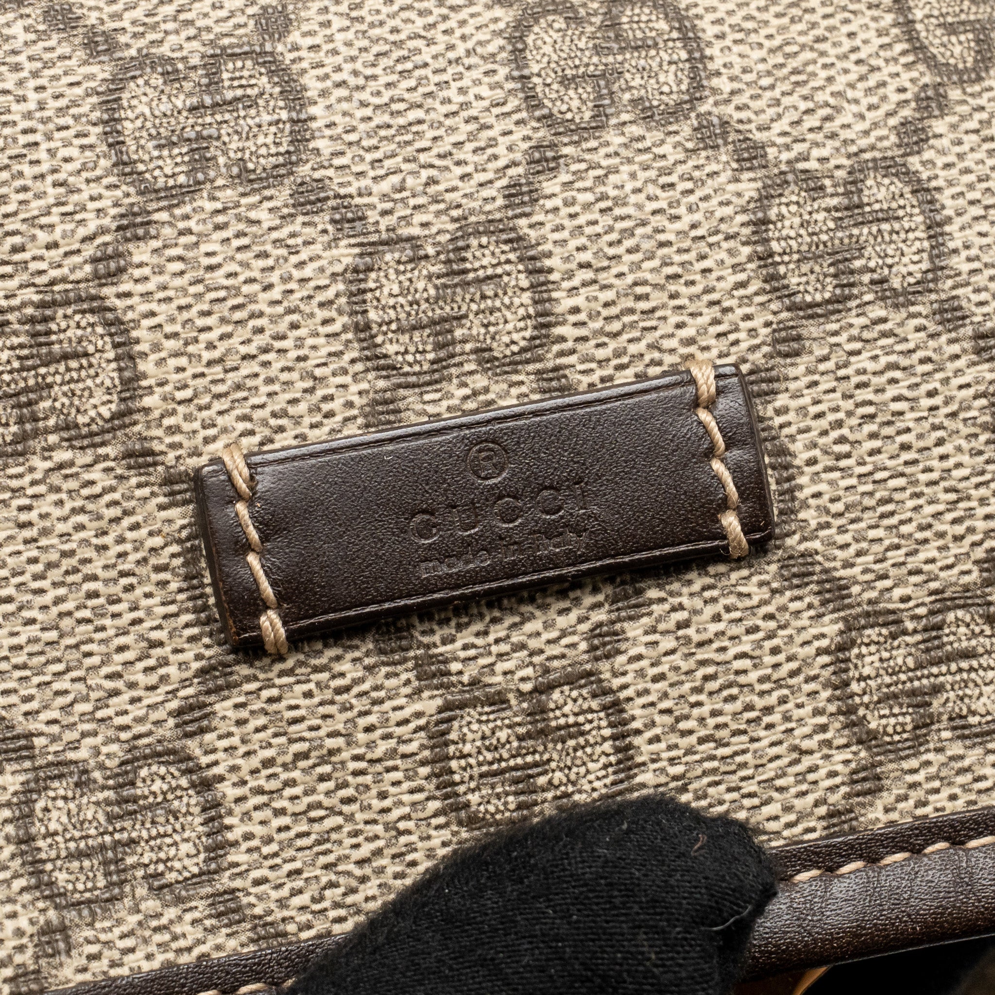 gucci-single-buckle-backpack-gg-supreme-canvas-brown-shw