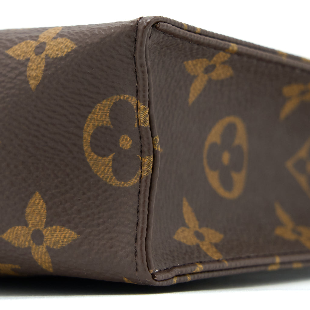 louis-vuitton-toiletry-pochette-26-monogram-canvas-ghw-3