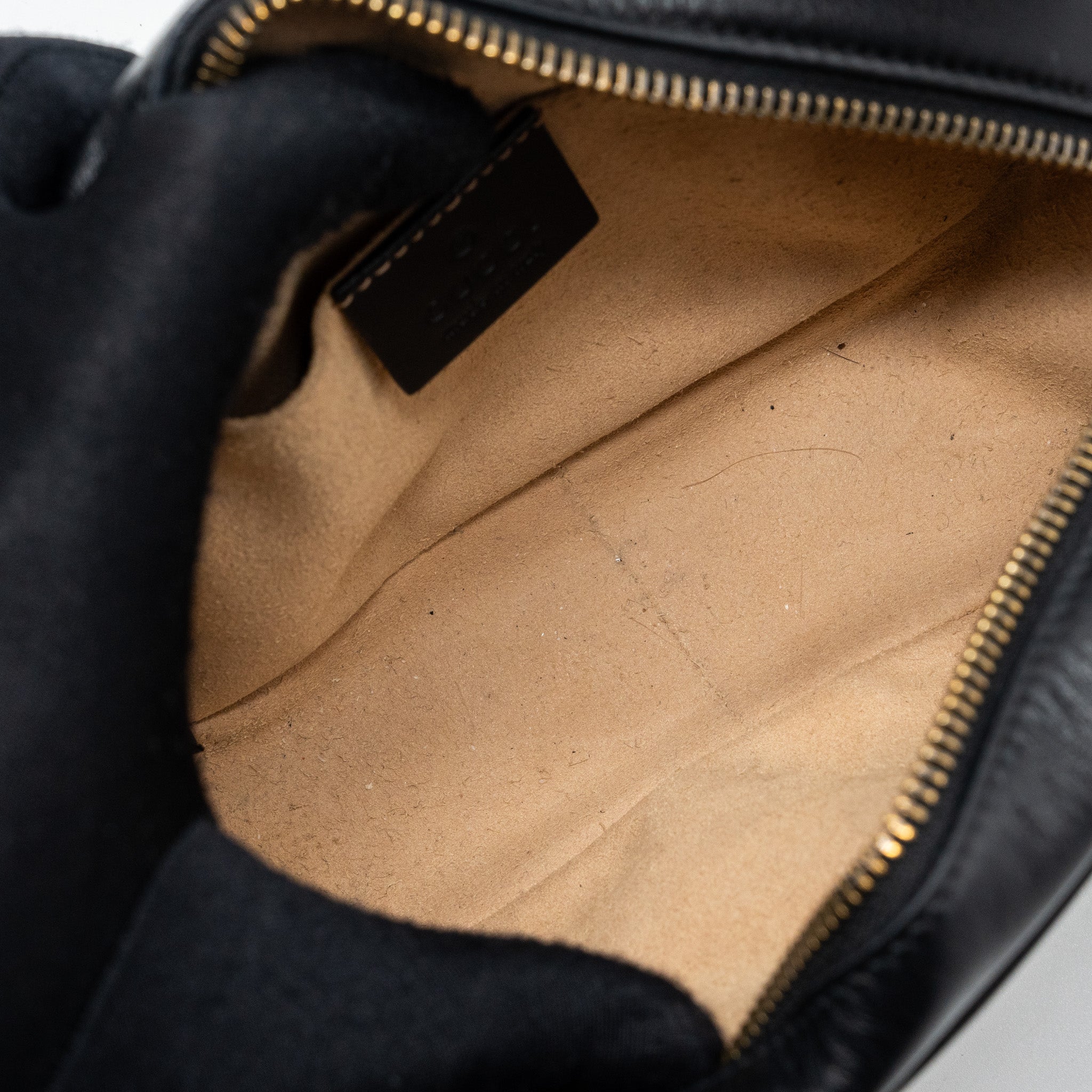 gucci-gg-marmont-camera-bag-black-ghw-1